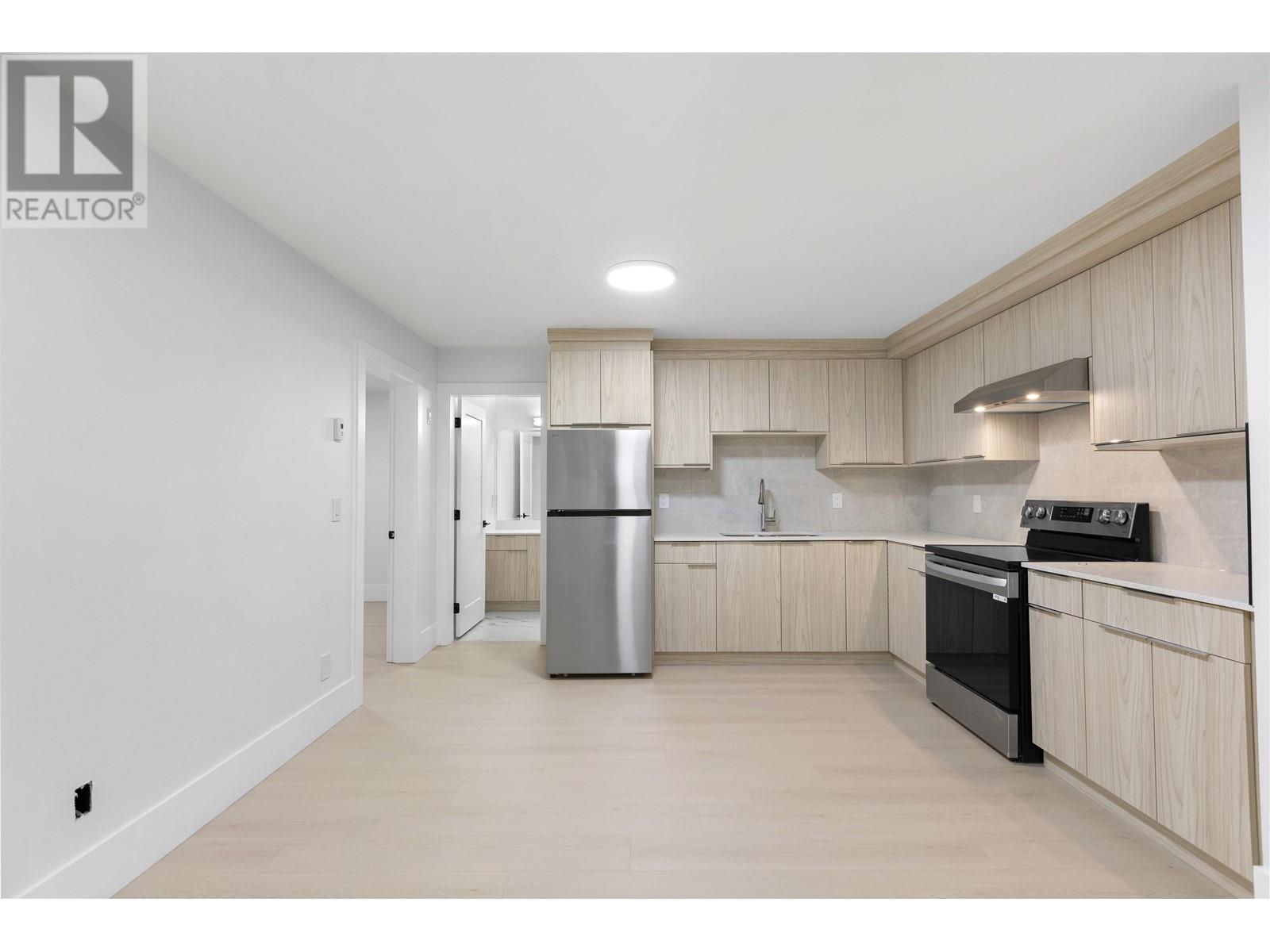 Listing Picture 29 of 35 : 4967 GEORGIA STREET, Burnaby / 本拿比 - 魯藝地產 Yvonne Lu Group - MLS Medallion Club Member