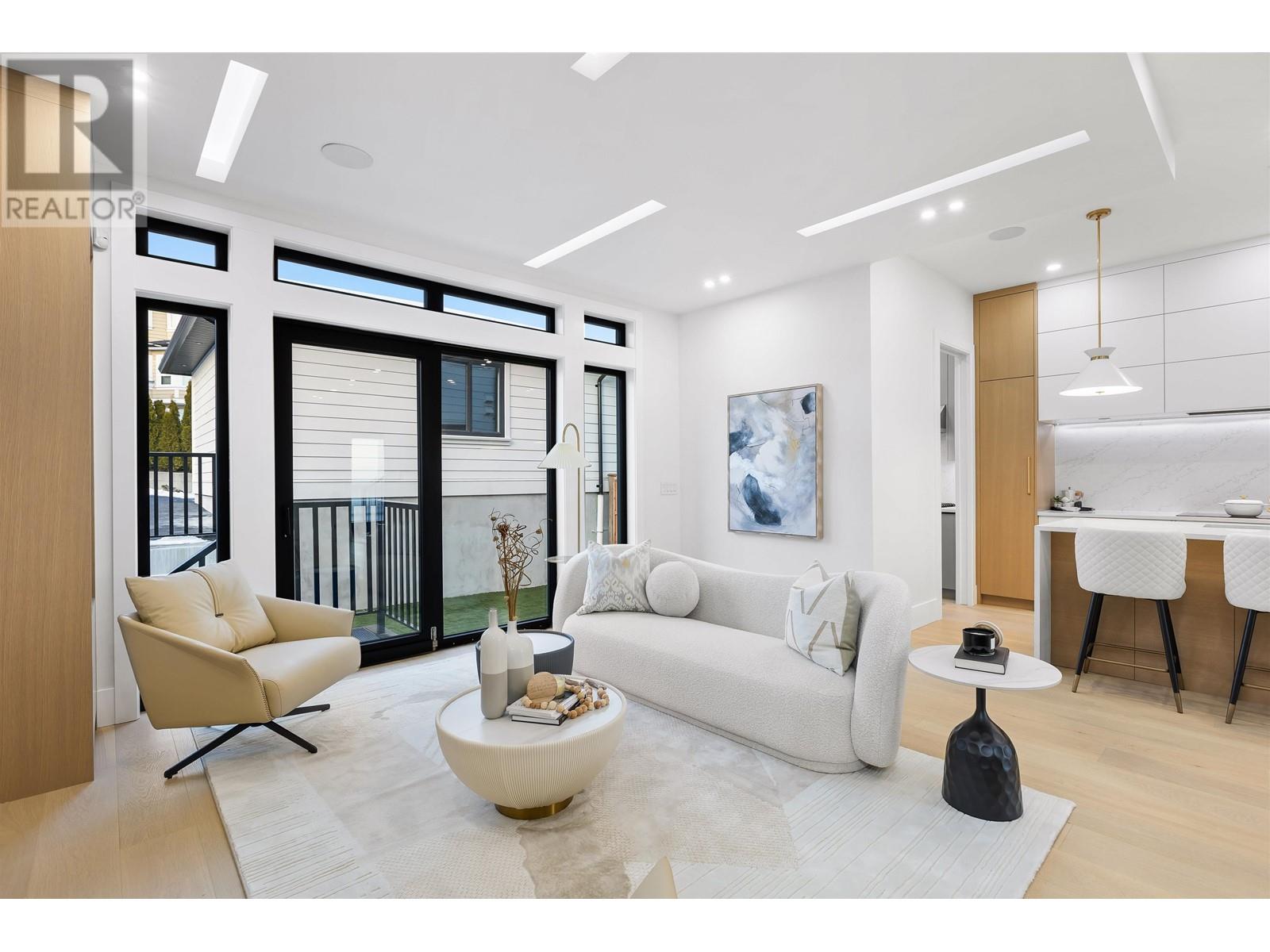 Listing Picture 7 of 35 : 4967 GEORGIA STREET, Burnaby / 本拿比 - 魯藝地產 Yvonne Lu Group - MLS Medallion Club Member