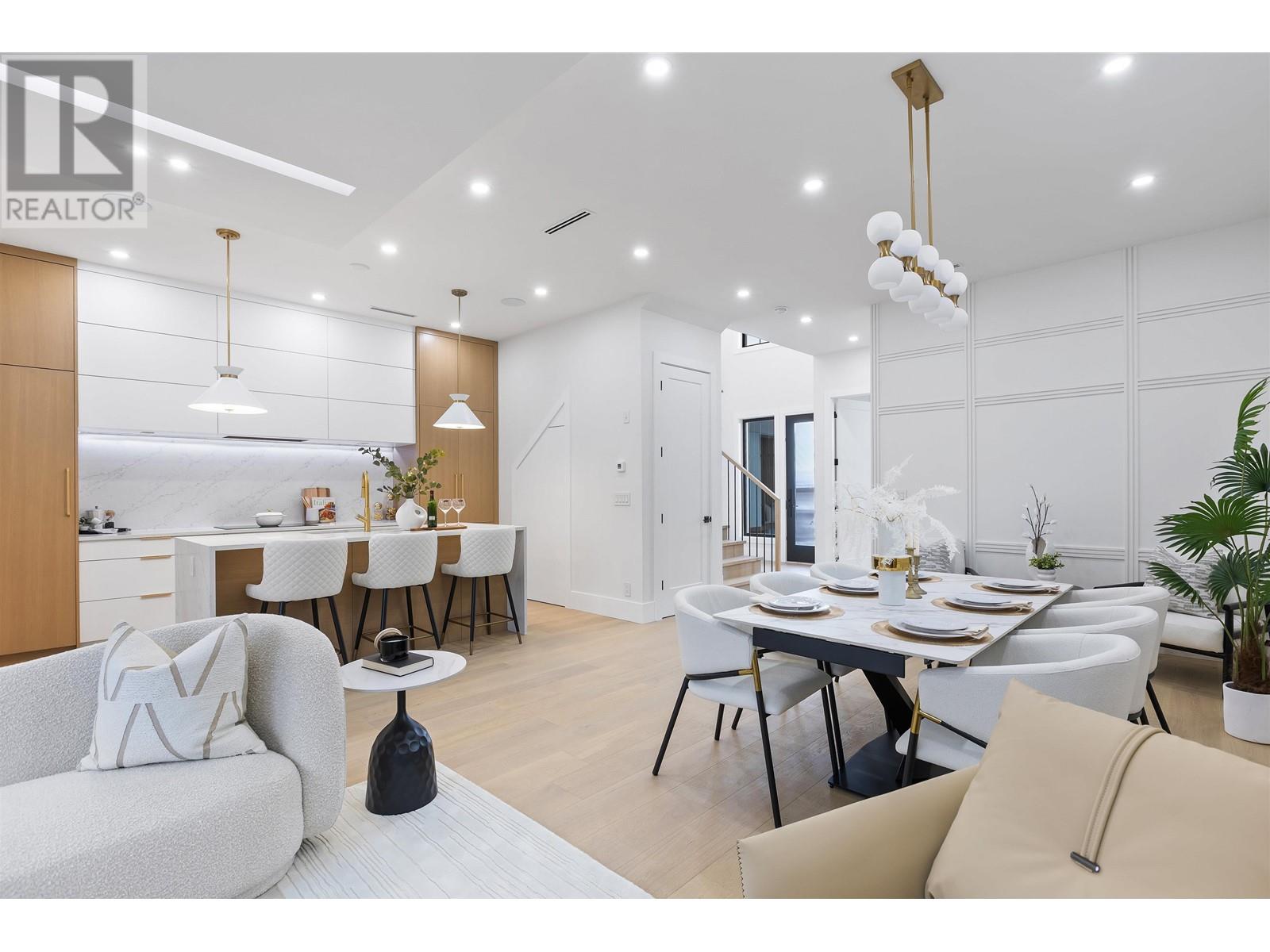 Listing Picture 8 of 35 : 4967 GEORGIA STREET, Burnaby / 本拿比 - 魯藝地產 Yvonne Lu Group - MLS Medallion Club Member