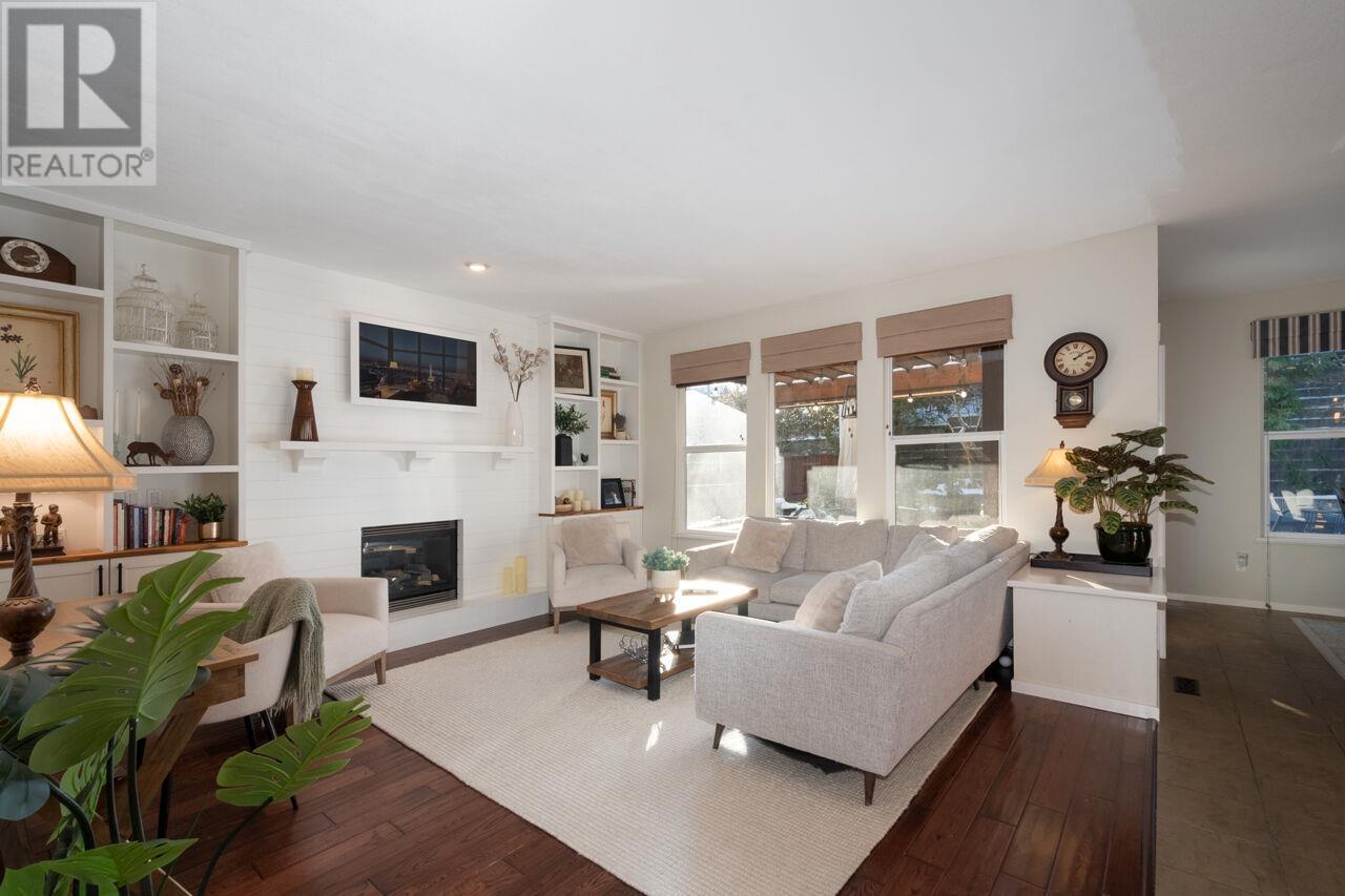 151 Maple Drive, Port Moody, British Columbia  V3H 0A8 - Photo 5 - R2966367