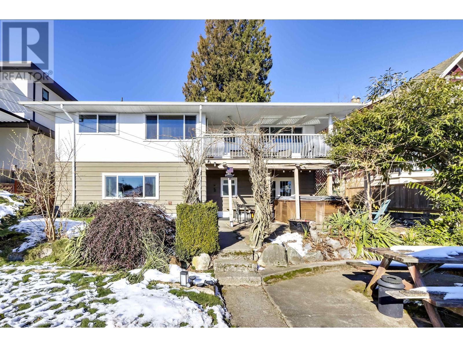 Listing Picture 28 of 28 : 8018 13TH AVENUE, Burnaby / 本拿比 - 魯藝地產 Yvonne Lu Group - MLS Medallion Club Member
