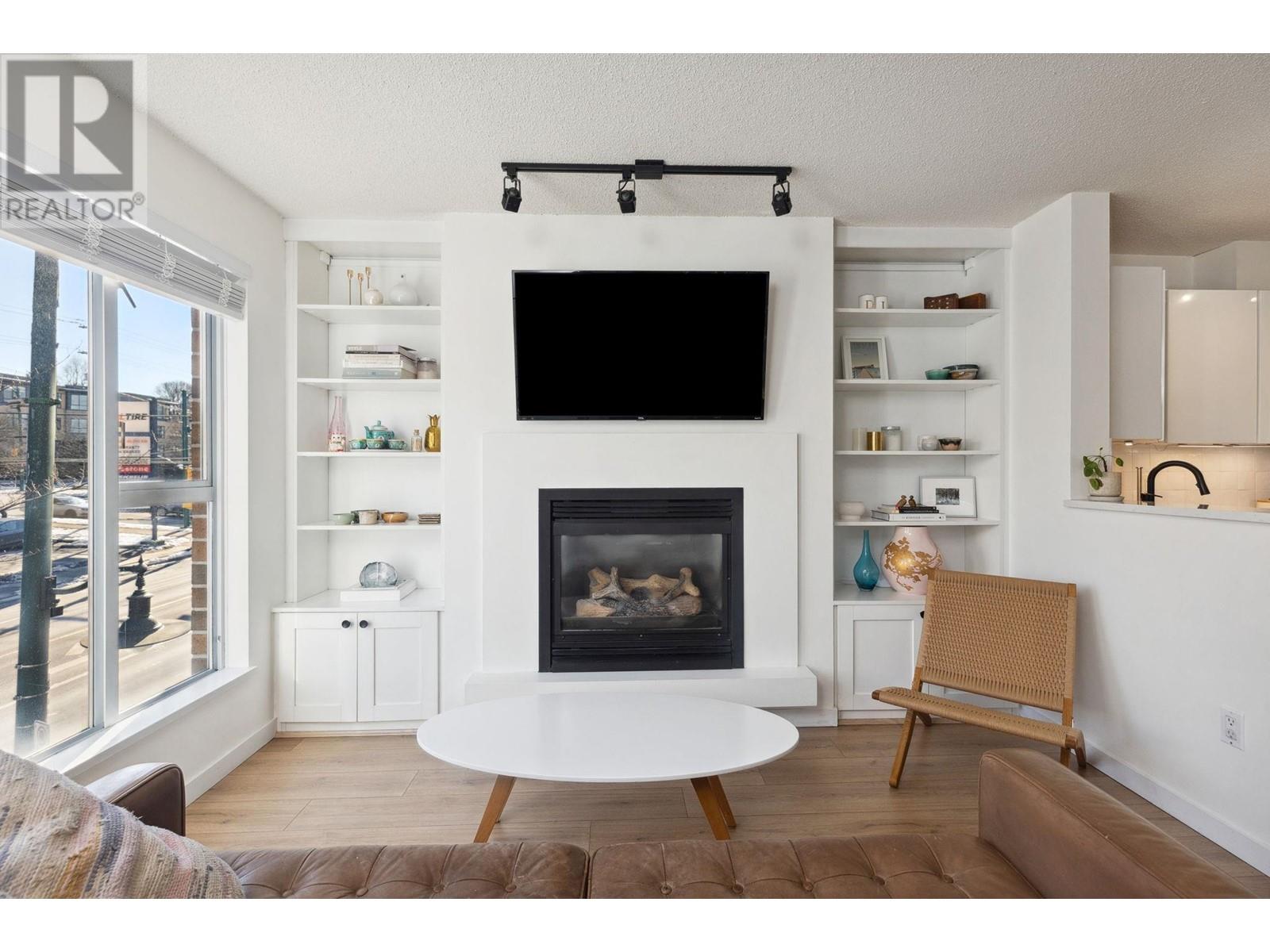 Listing Picture 4 of 24 : 212 2768 CRANBERRY DRIVE, Vancouver / 溫哥華 - 魯藝地產 Yvonne Lu Group - MLS Medallion Club Member