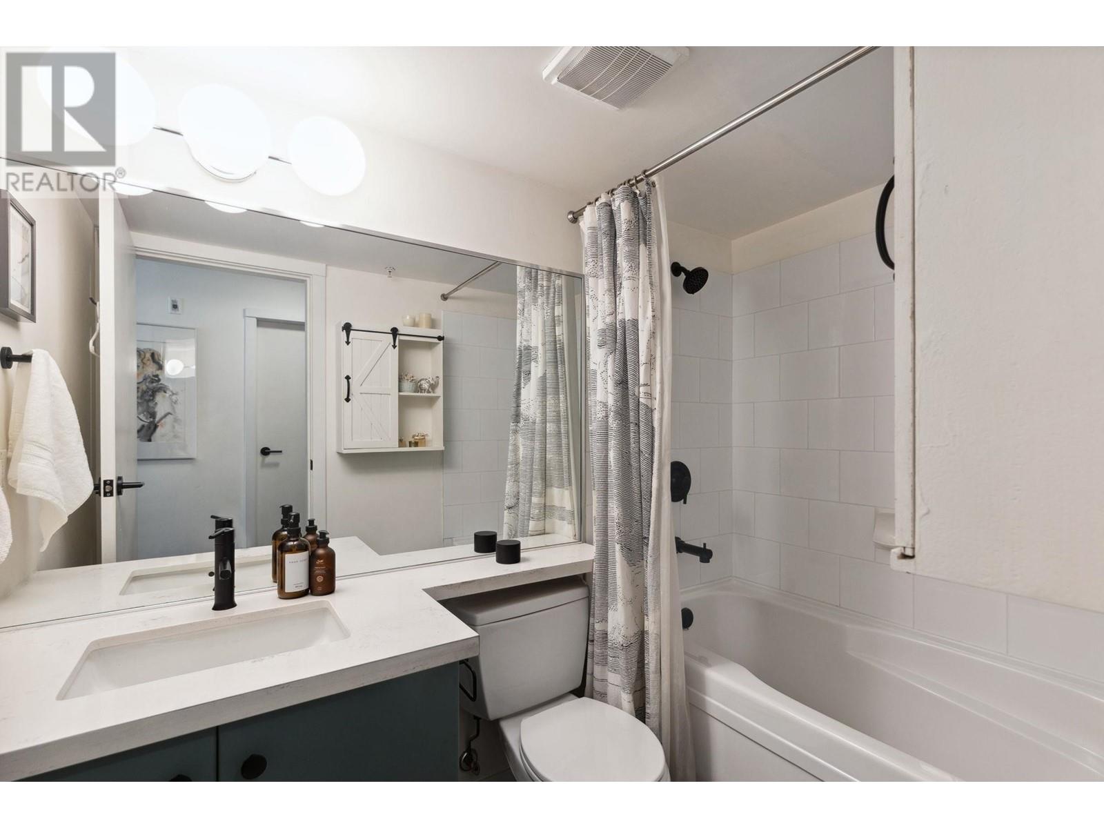 Listing Picture 19 of 24 : 212 2768 CRANBERRY DRIVE, Vancouver / 溫哥華 - 魯藝地產 Yvonne Lu Group - MLS Medallion Club Member