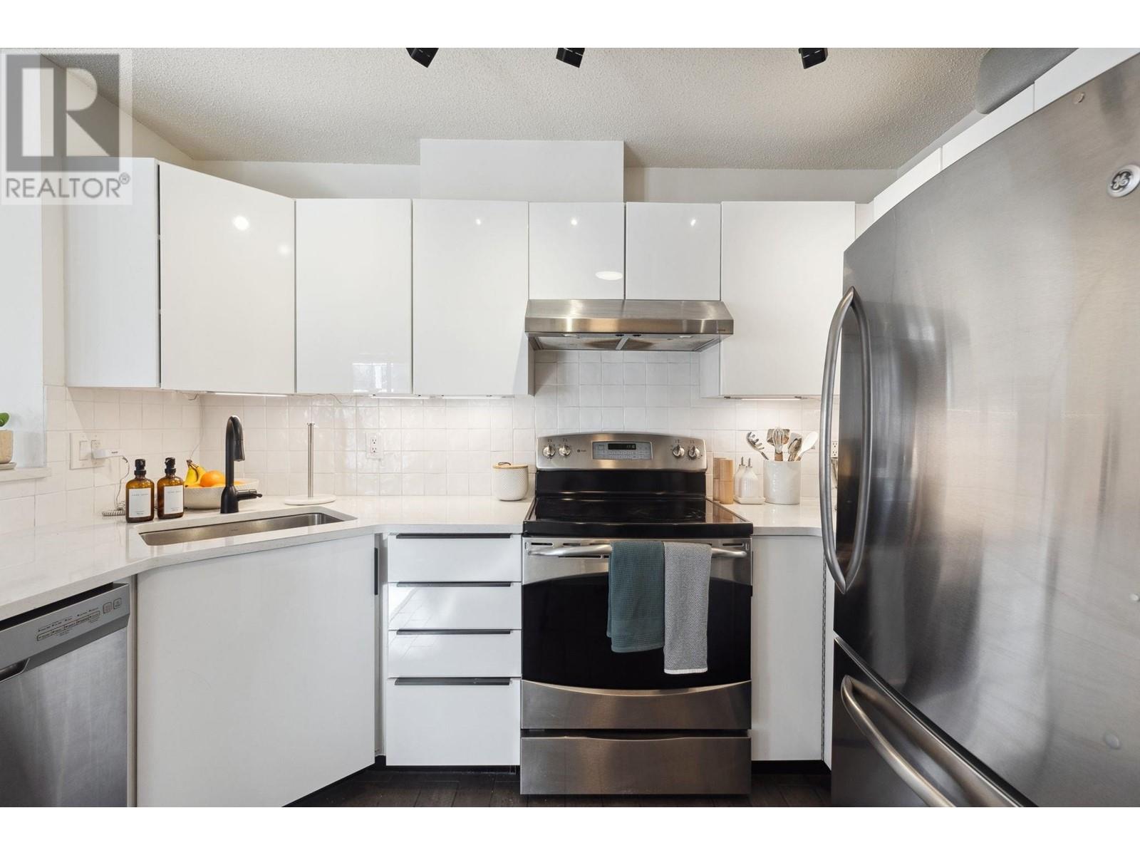 Listing Picture 10 of 24 : 212 2768 CRANBERRY DRIVE, Vancouver / 溫哥華 - 魯藝地產 Yvonne Lu Group - MLS Medallion Club Member