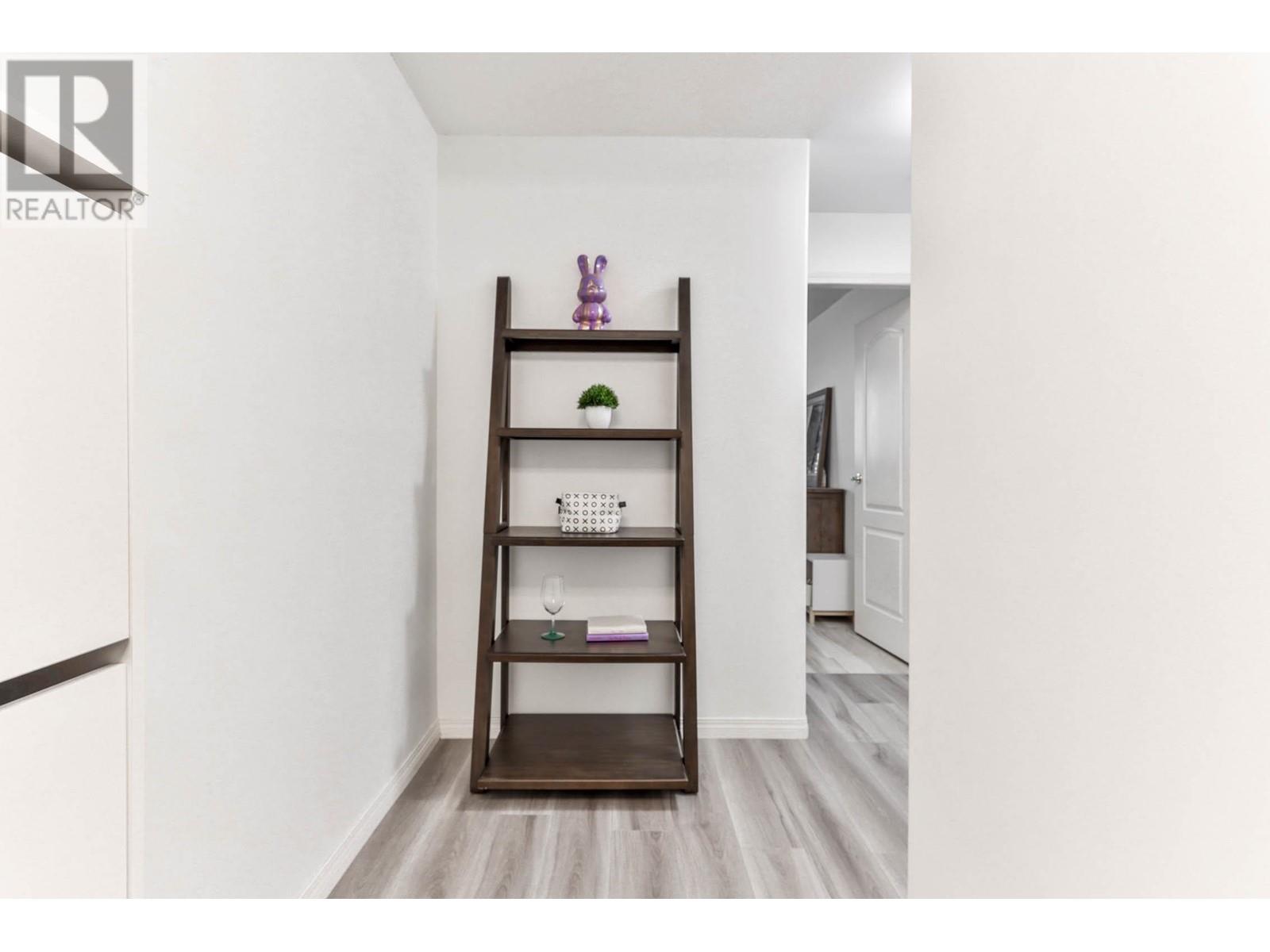 Listing Picture 10 of 15 : 206 988 W 21ST AVENUE, Vancouver / 溫哥華 - 魯藝地產 Yvonne Lu Group - MLS Medallion Club Member