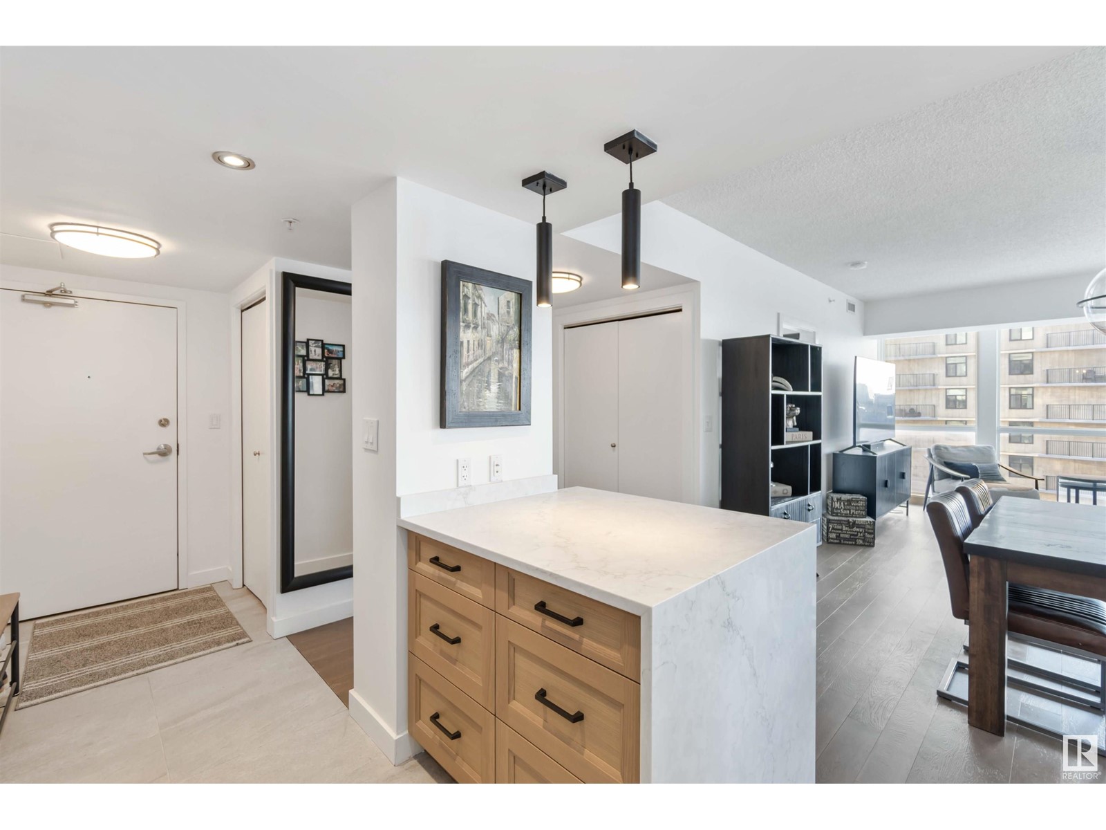 Property at #802 10046 117 ST NW image 3