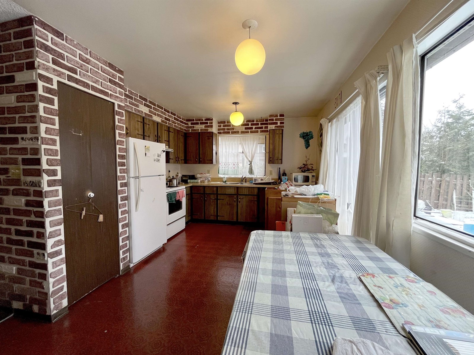 Property at 7154 129A STREET image 3