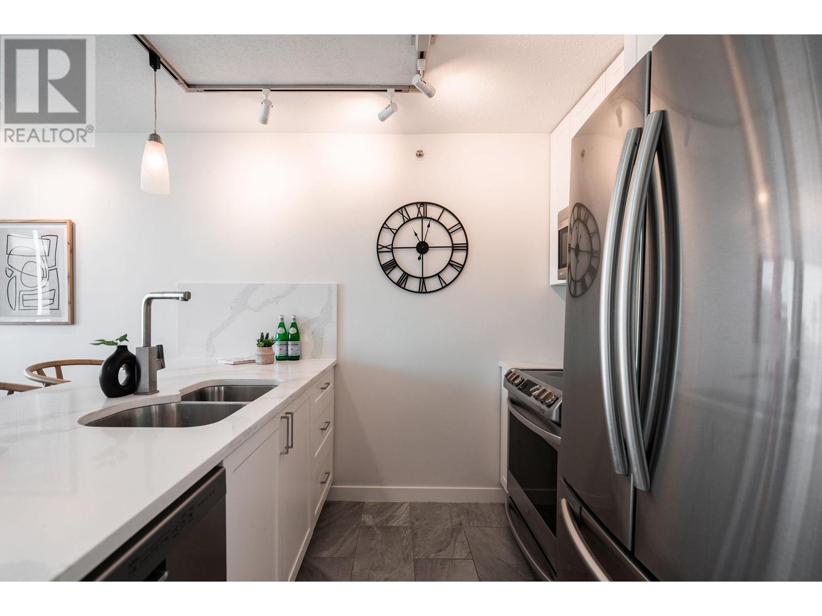 Listing Picture 10 of 40 : 1706 1331 ALBERNI STREET, Vancouver / 溫哥華 - 魯藝地產 Yvonne Lu Group - MLS Medallion Club Member