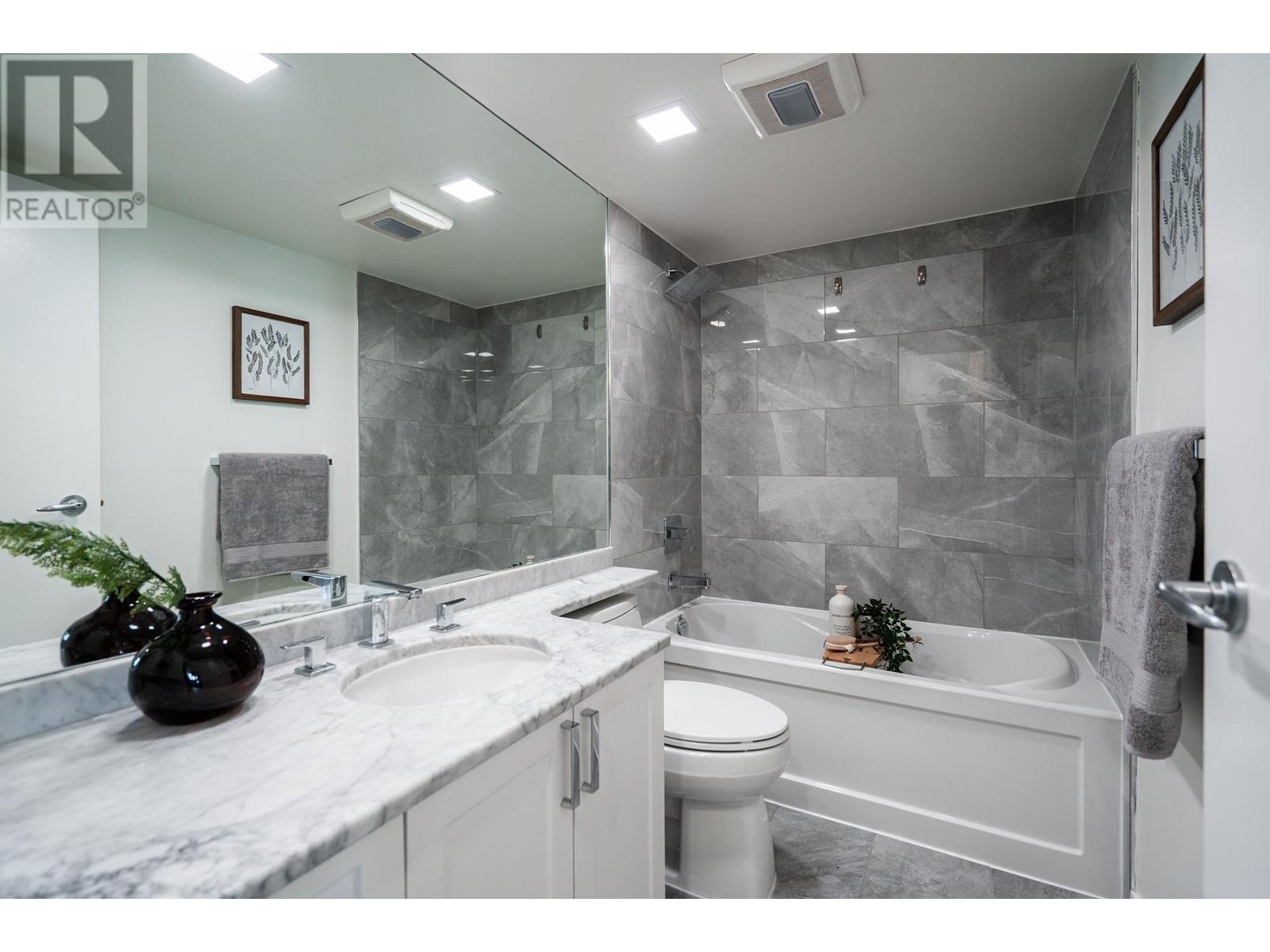 Listing Picture 22 of 40 : 1706 1331 ALBERNI STREET, Vancouver / 溫哥華 - 魯藝地產 Yvonne Lu Group - MLS Medallion Club Member