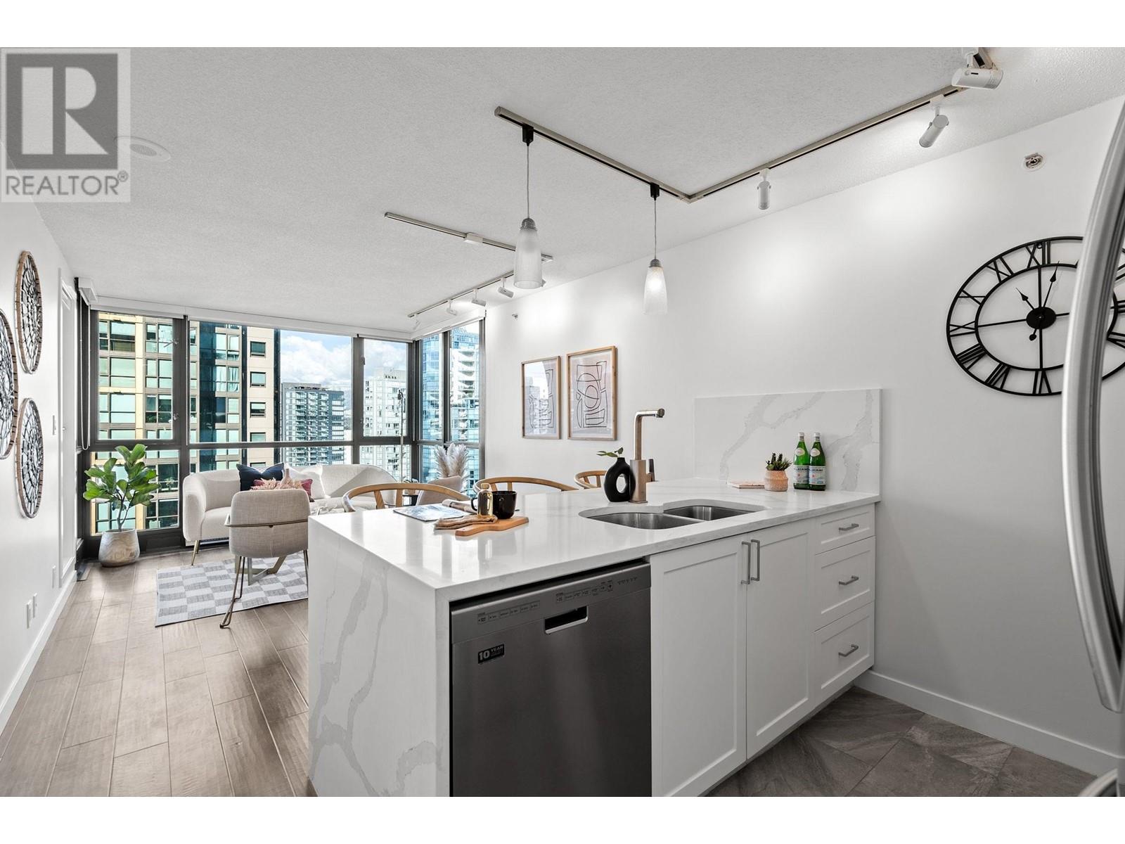 Listing Picture 13 of 40 : 1706 1331 ALBERNI STREET, Vancouver / 溫哥華 - 魯藝地產 Yvonne Lu Group - MLS Medallion Club Member