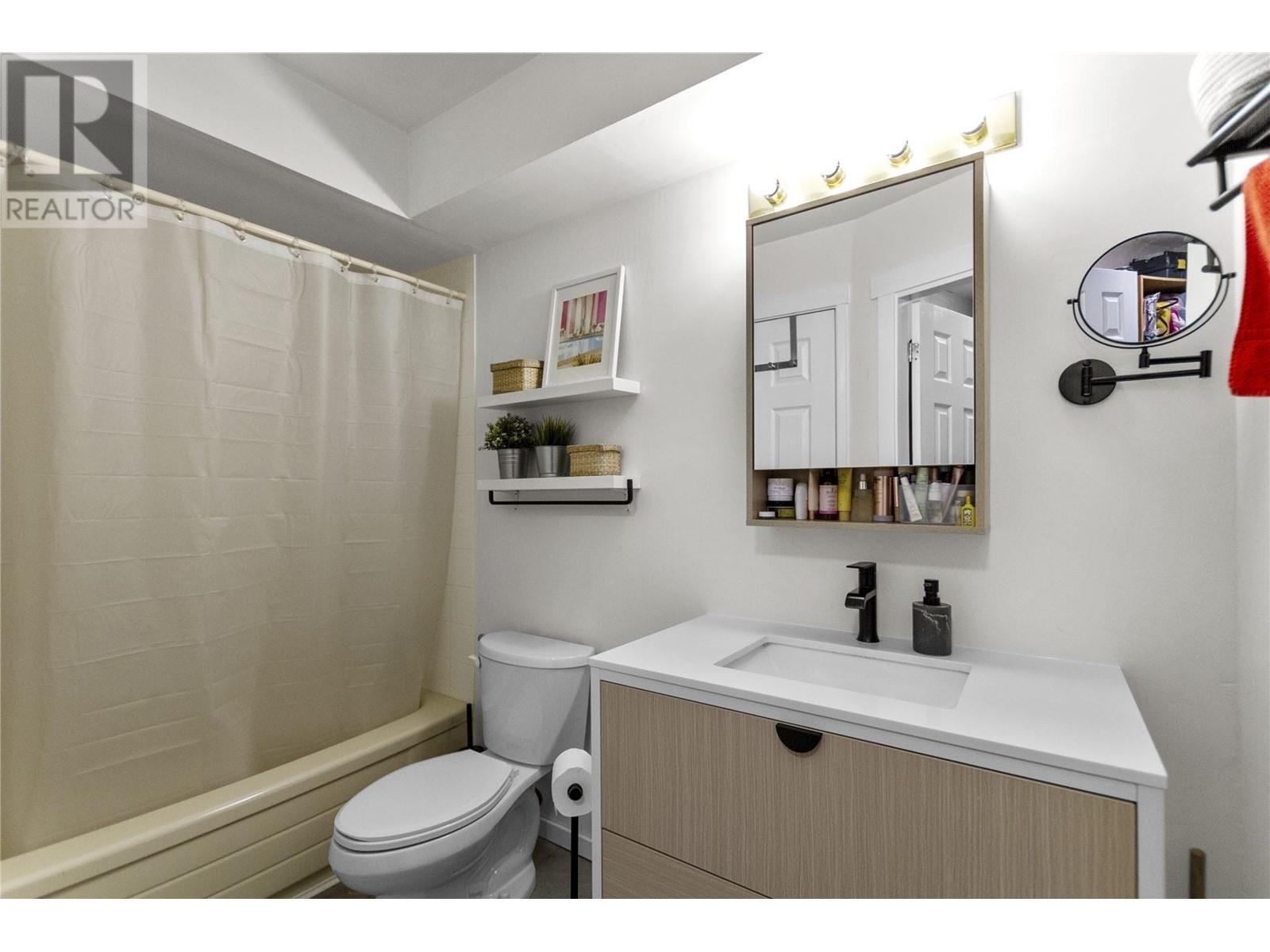 Listing Picture 10 of 19 : 303 2222 PRINCE EDWARD STREET, Vancouver / 溫哥華 - 魯藝地產 Yvonne Lu Group - MLS Medallion Club Member