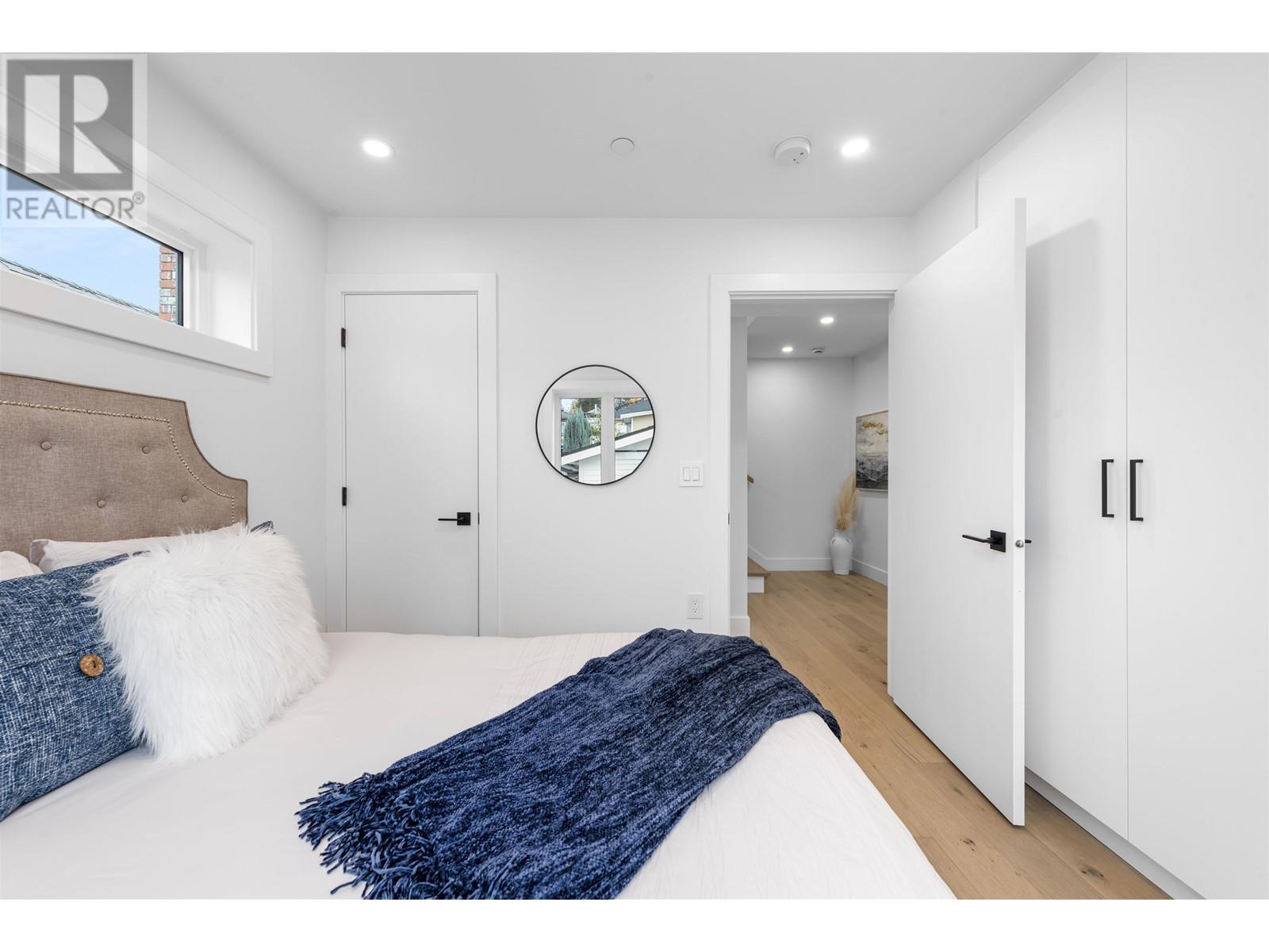 Listing Picture 13 of 26 : 2 1328 E 35TH AVENUE, Vancouver / 溫哥華 - 魯藝地產 Yvonne Lu Group - MLS Medallion Club Member