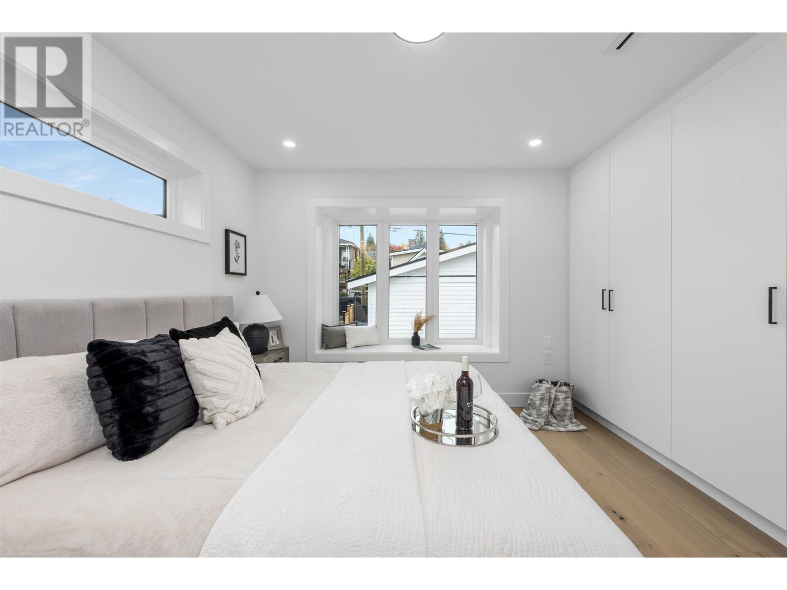 Listing Picture 15 of 26 : 2 1328 E 35TH AVENUE, Vancouver / 溫哥華 - 魯藝地產 Yvonne Lu Group - MLS Medallion Club Member