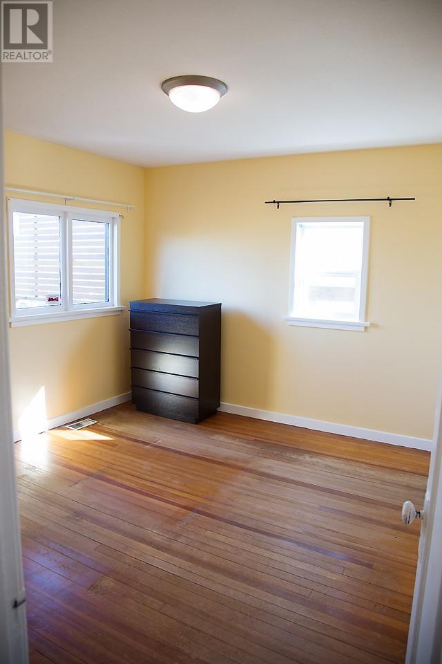 Listing Picture 6 of 13 : 1651 E 34TH AVENUE, Vancouver / 溫哥華 - 魯藝地產 Yvonne Lu Group - MLS Medallion Club Member