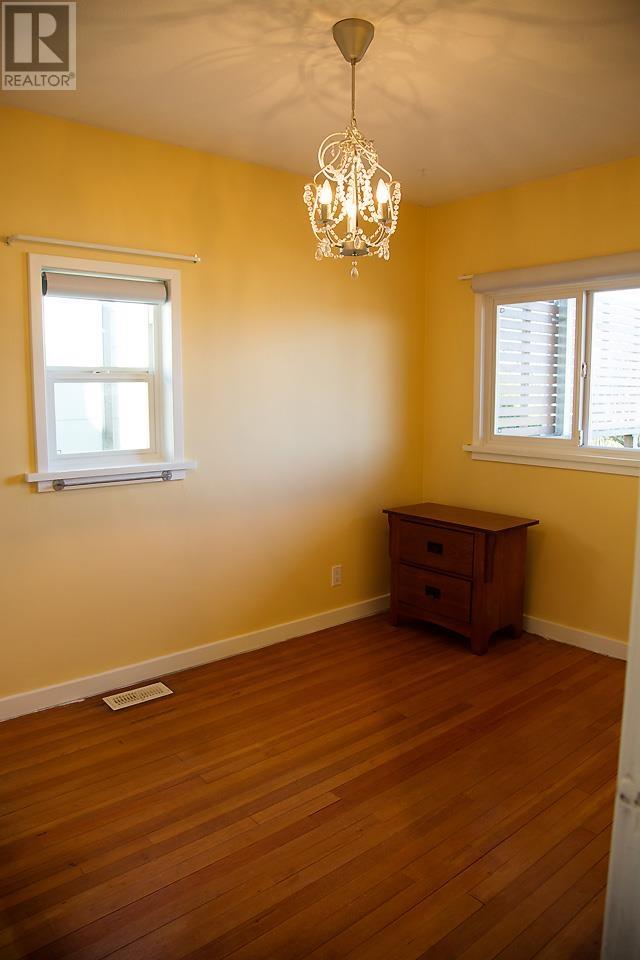 Listing Picture 7 of 13 : 1651 E 34TH AVENUE, Vancouver / 溫哥華 - 魯藝地產 Yvonne Lu Group - MLS Medallion Club Member