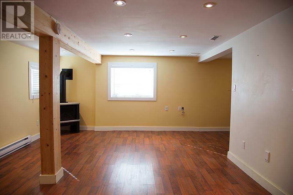 Listing Picture 3 of 13 : 1651 E 34TH AVENUE, Vancouver / 溫哥華 - 魯藝地產 Yvonne Lu Group - MLS Medallion Club Member