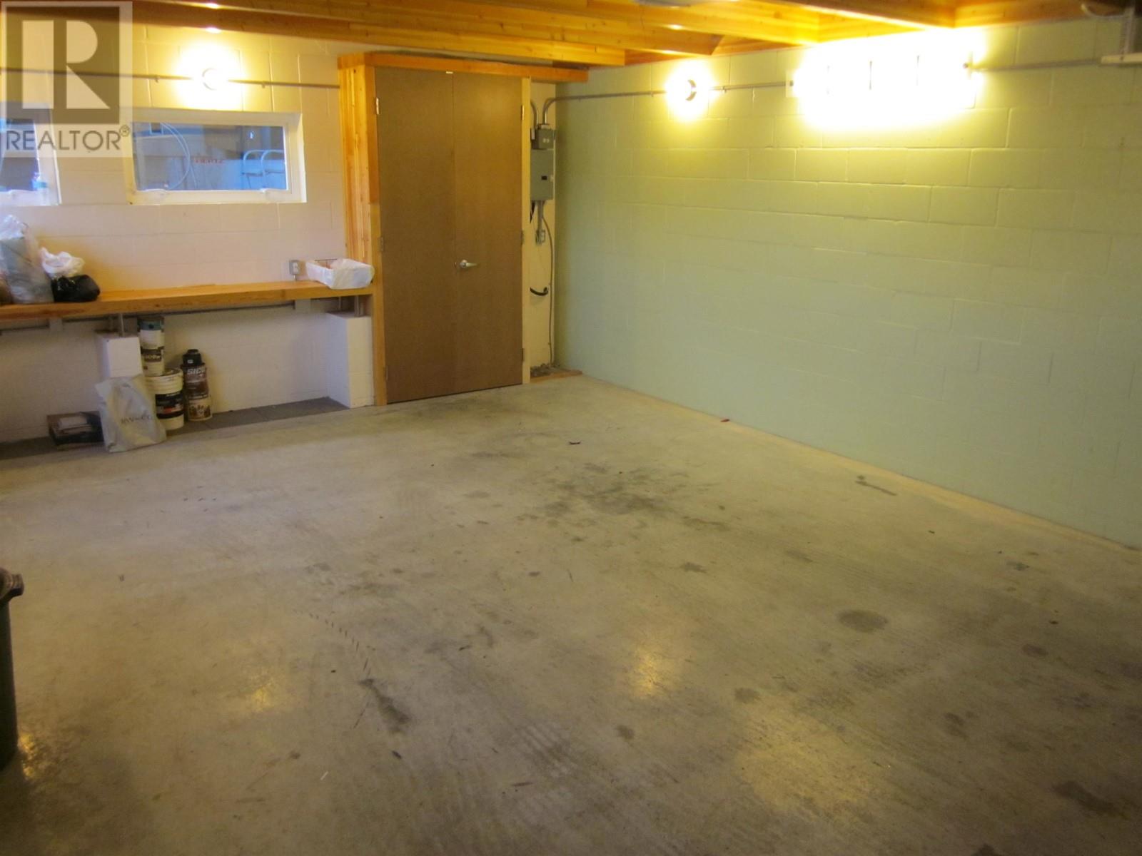 Listing Picture 10 of 13 : 1651 E 34TH AVENUE, Vancouver / 溫哥華 - 魯藝地產 Yvonne Lu Group - MLS Medallion Club Member