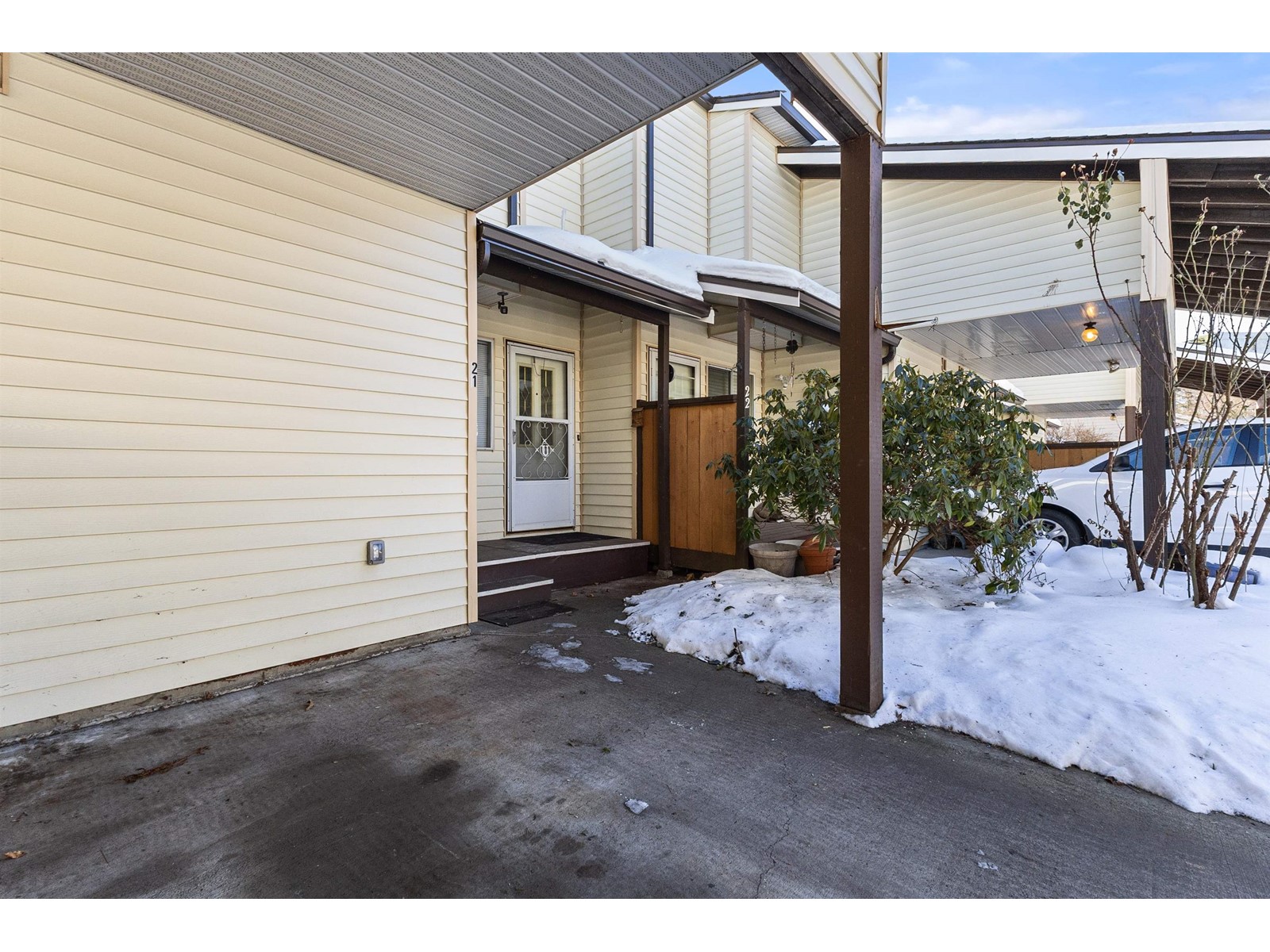 Property at 21 27272 32 AVENUE image 2
