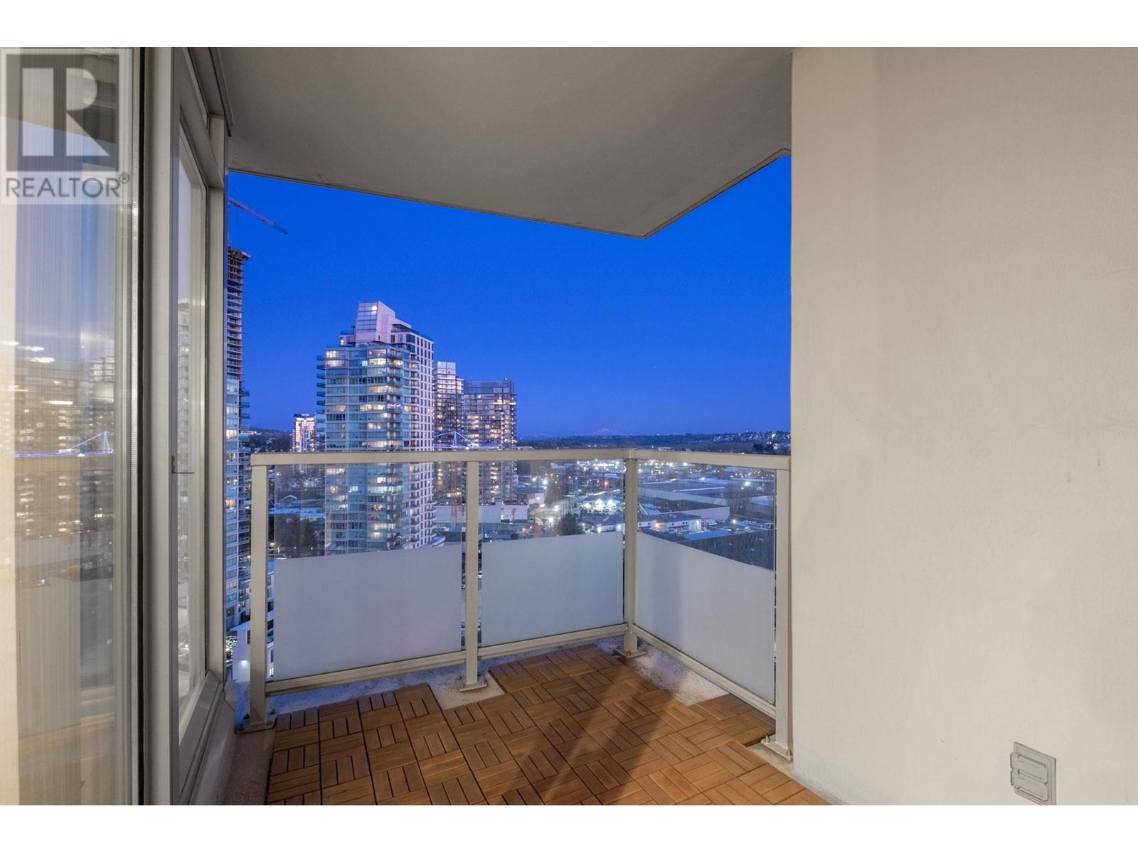 Listing Picture 18 of 22 : 1906 2133 DOUGLAS ROAD, Burnaby / 本拿比 - 魯藝地產 Yvonne Lu Group - MLS Medallion Club Member