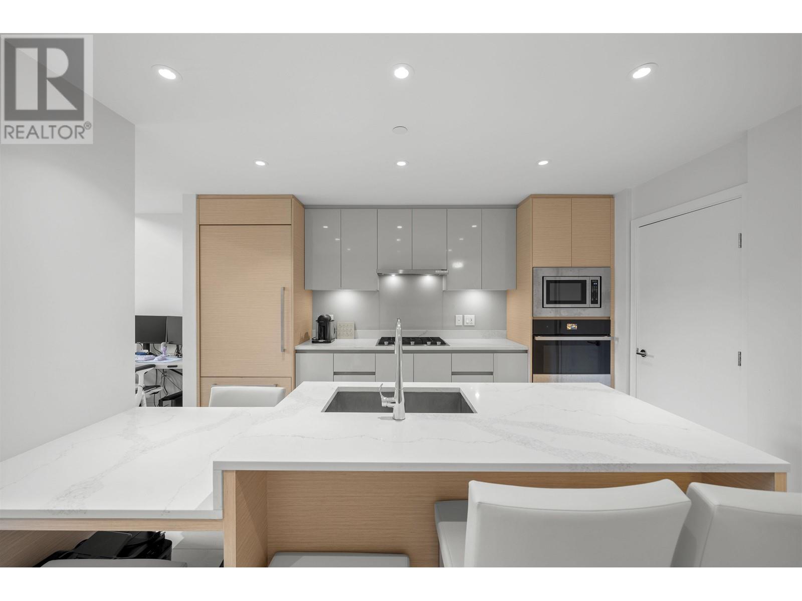 Listing Picture 10 of 33 : 3542 SAWMILL CRESCENT, Vancouver / 溫哥華 - 魯藝地產 Yvonne Lu Group - MLS Medallion Club Member