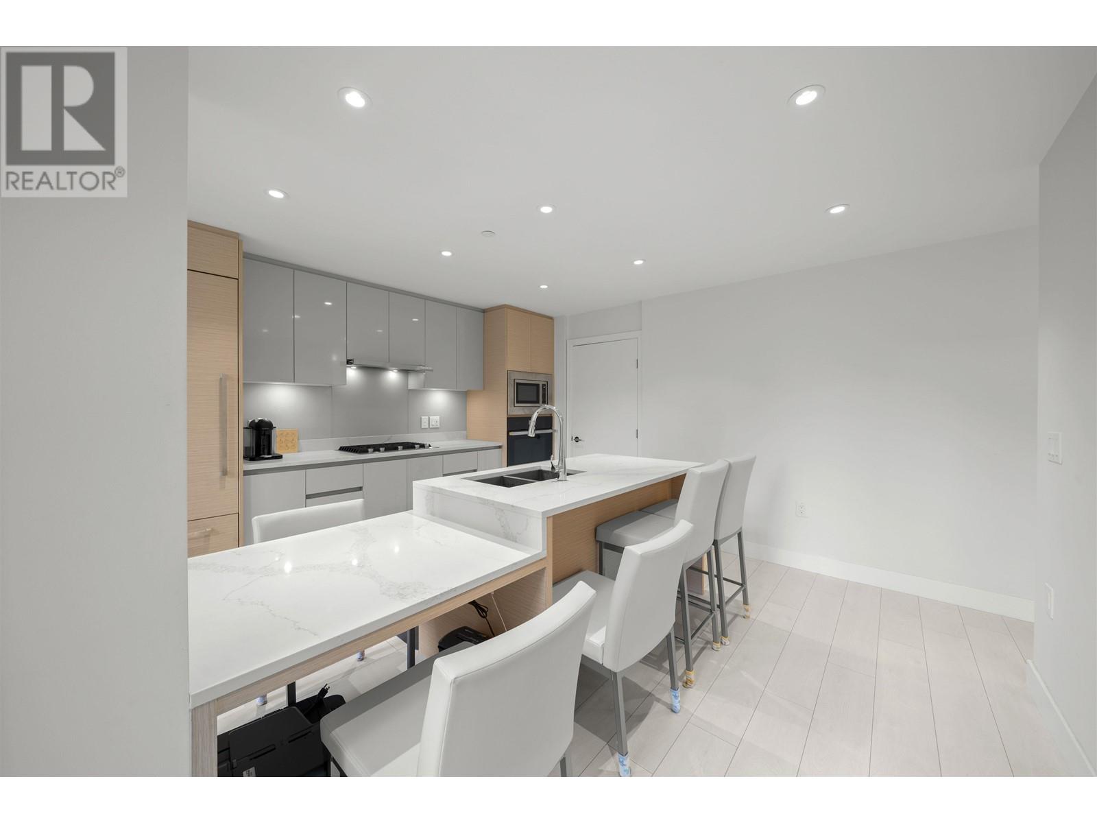 Listing Picture 11 of 33 : 3542 SAWMILL CRESCENT, Vancouver / 溫哥華 - 魯藝地產 Yvonne Lu Group - MLS Medallion Club Member