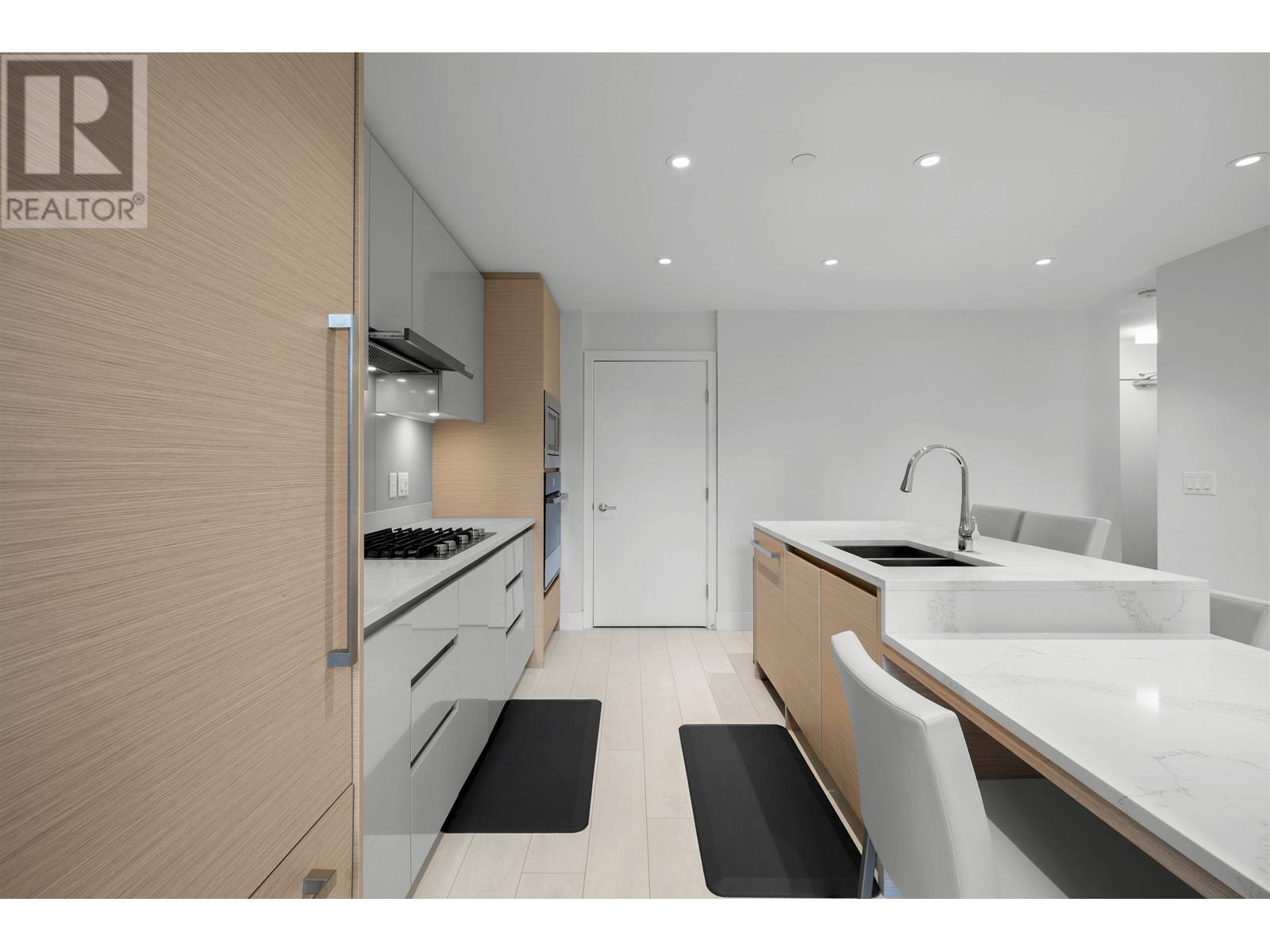 Listing Picture 12 of 33 : 3542 SAWMILL CRESCENT, Vancouver / 溫哥華 - 魯藝地產 Yvonne Lu Group - MLS Medallion Club Member