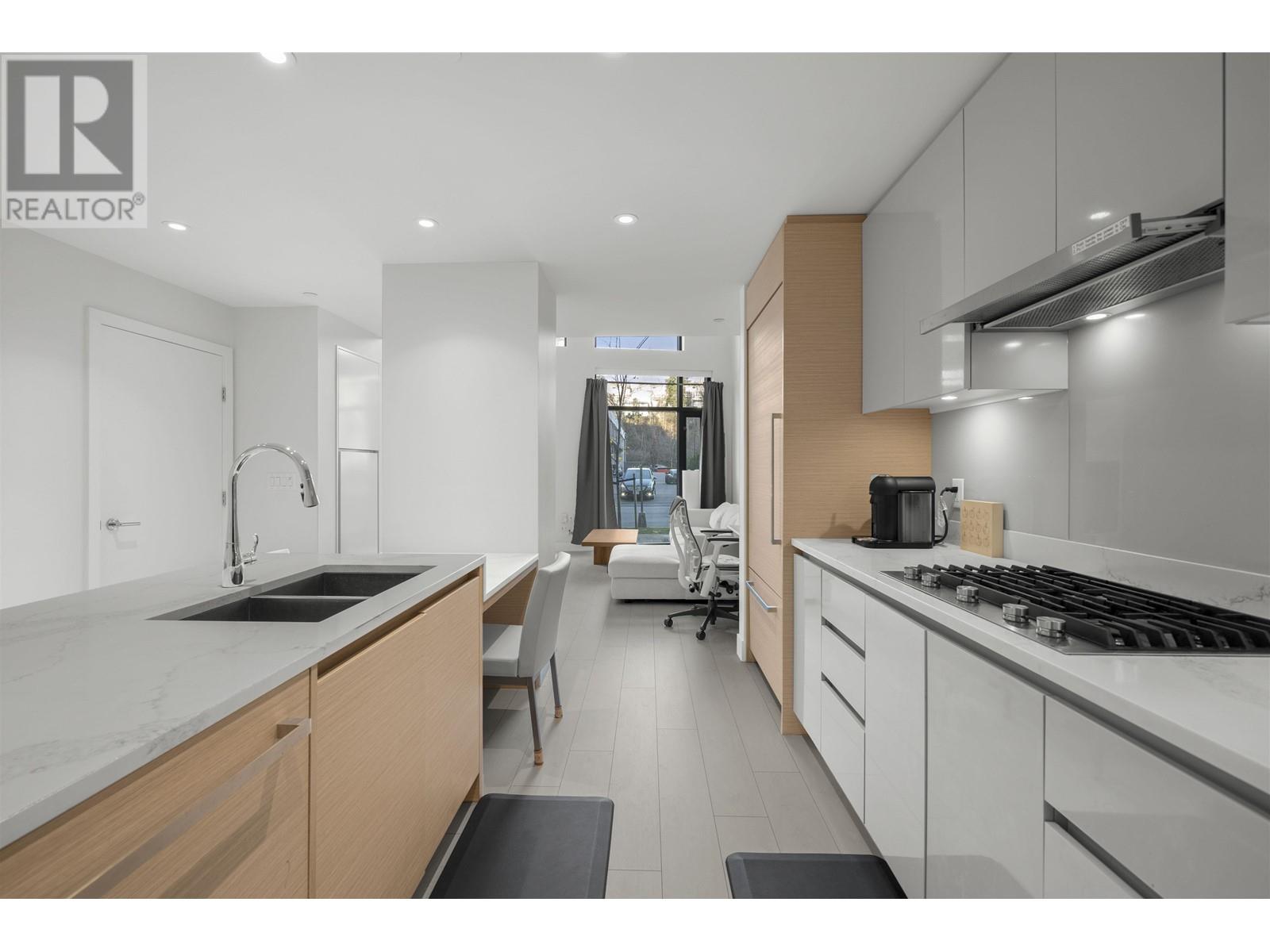 Listing Picture 13 of 33 : 3542 SAWMILL CRESCENT, Vancouver / 溫哥華 - 魯藝地產 Yvonne Lu Group - MLS Medallion Club Member