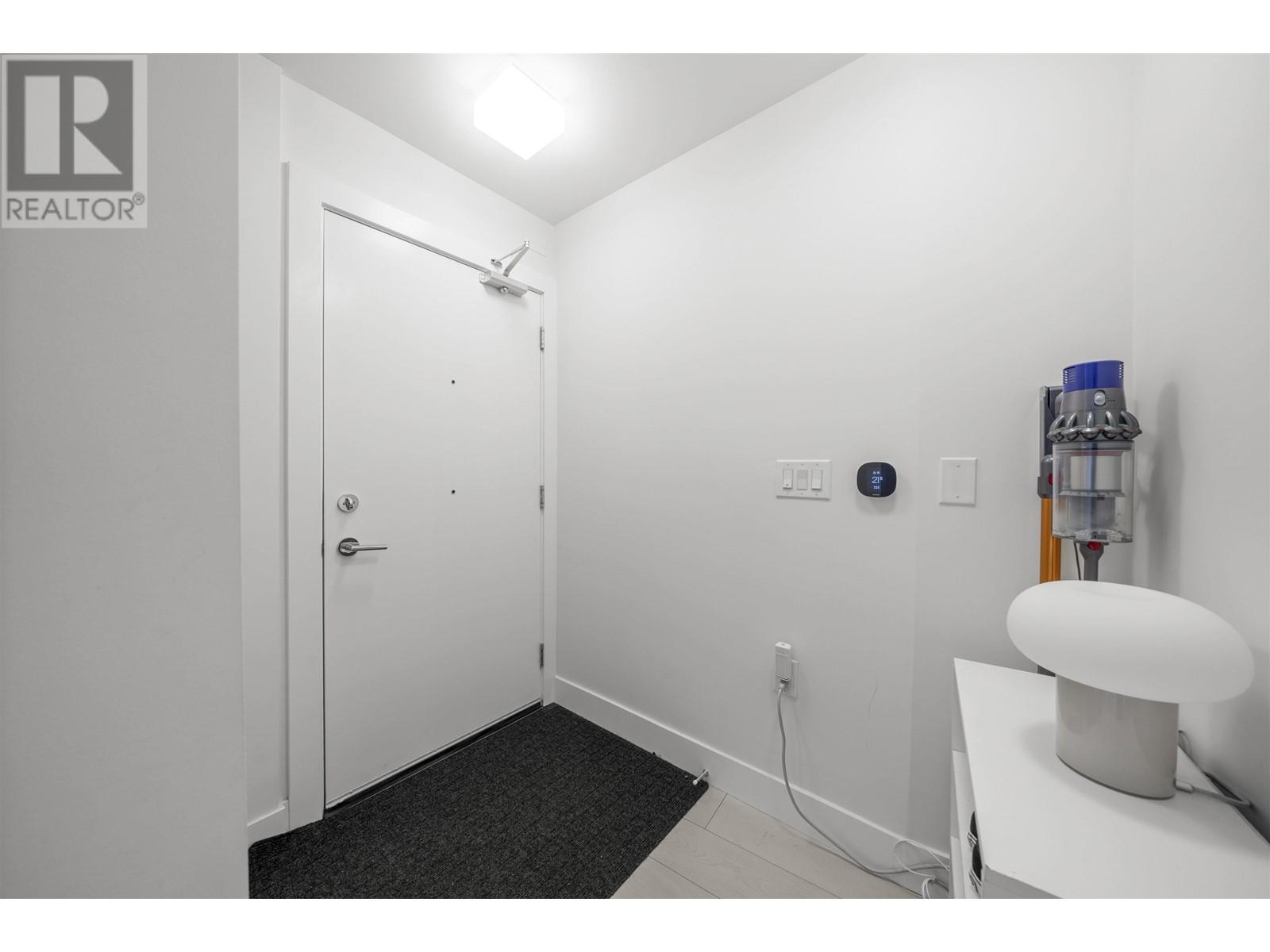 Listing Picture 16 of 33 : 3542 SAWMILL CRESCENT, Vancouver / 溫哥華 - 魯藝地產 Yvonne Lu Group - MLS Medallion Club Member