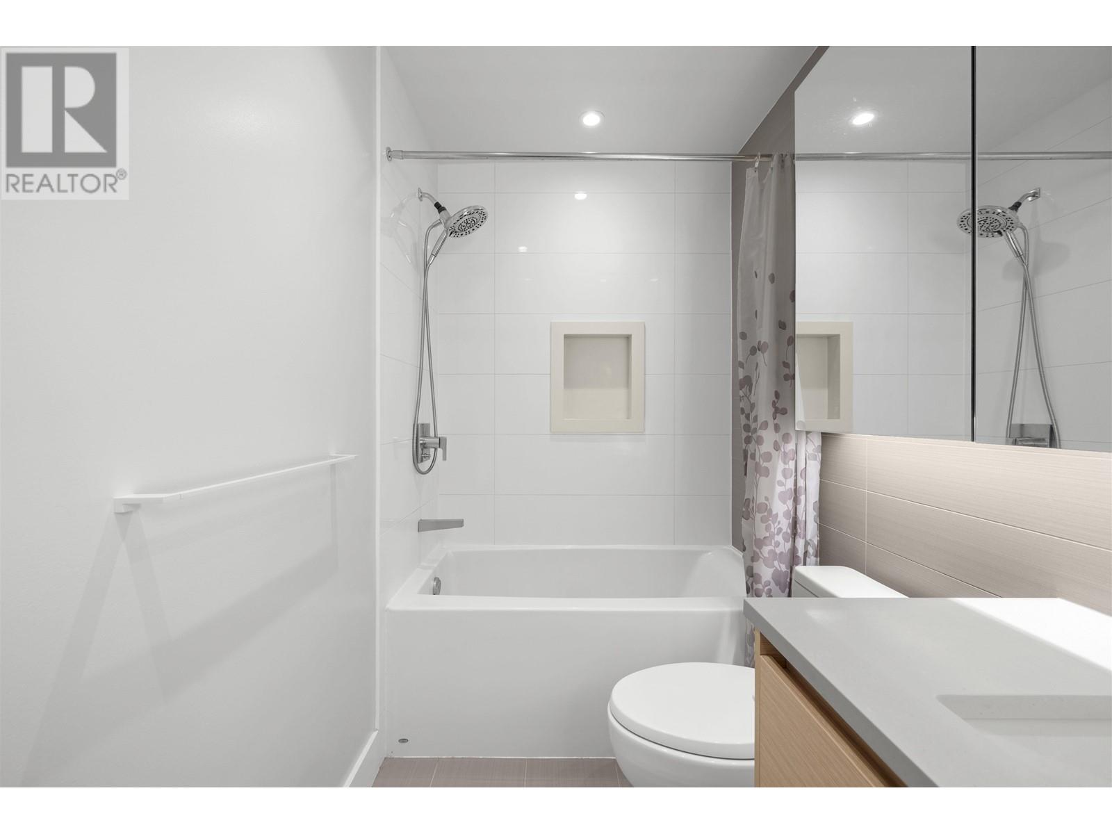 Listing Picture 25 of 33 : 3542 SAWMILL CRESCENT, Vancouver / 溫哥華 - 魯藝地產 Yvonne Lu Group - MLS Medallion Club Member