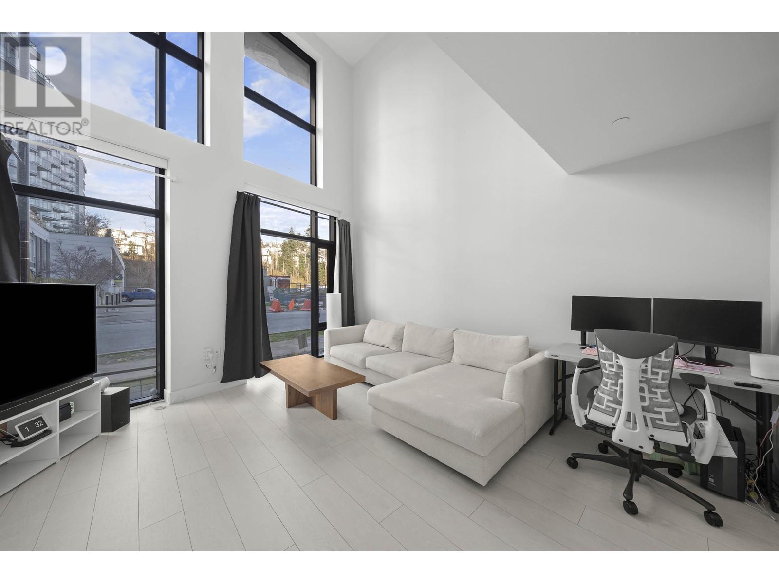 Listing Picture 3 of 33 : 3542 SAWMILL CRESCENT, Vancouver / 溫哥華 - 魯藝地產 Yvonne Lu Group - MLS Medallion Club Member