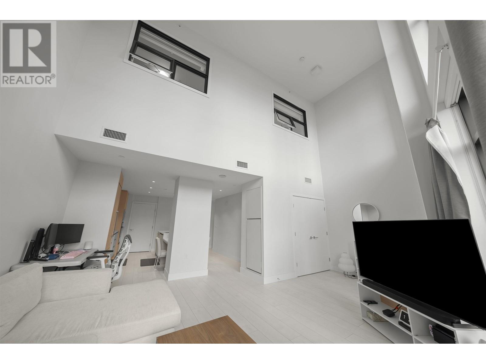 Listing Picture 7 of 33 : 3542 SAWMILL CRESCENT, Vancouver / 溫哥華 - 魯藝地產 Yvonne Lu Group - MLS Medallion Club Member