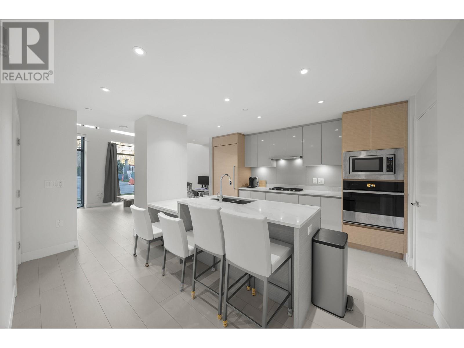 Listing Picture 9 of 33 : 3542 SAWMILL CRESCENT, Vancouver / 溫哥華 - 魯藝地產 Yvonne Lu Group - MLS Medallion Club Member