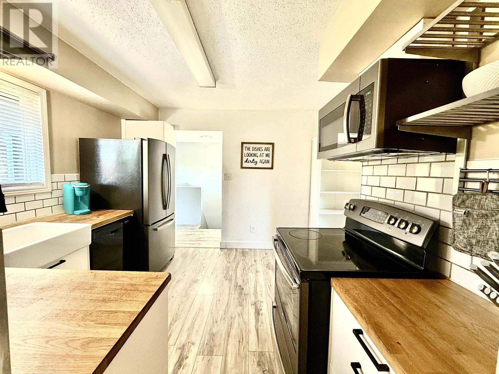 27171 Ferguson Avenue, Maple Ridge, British Columbia  V2W 1R9 - Photo 3 - R2966405