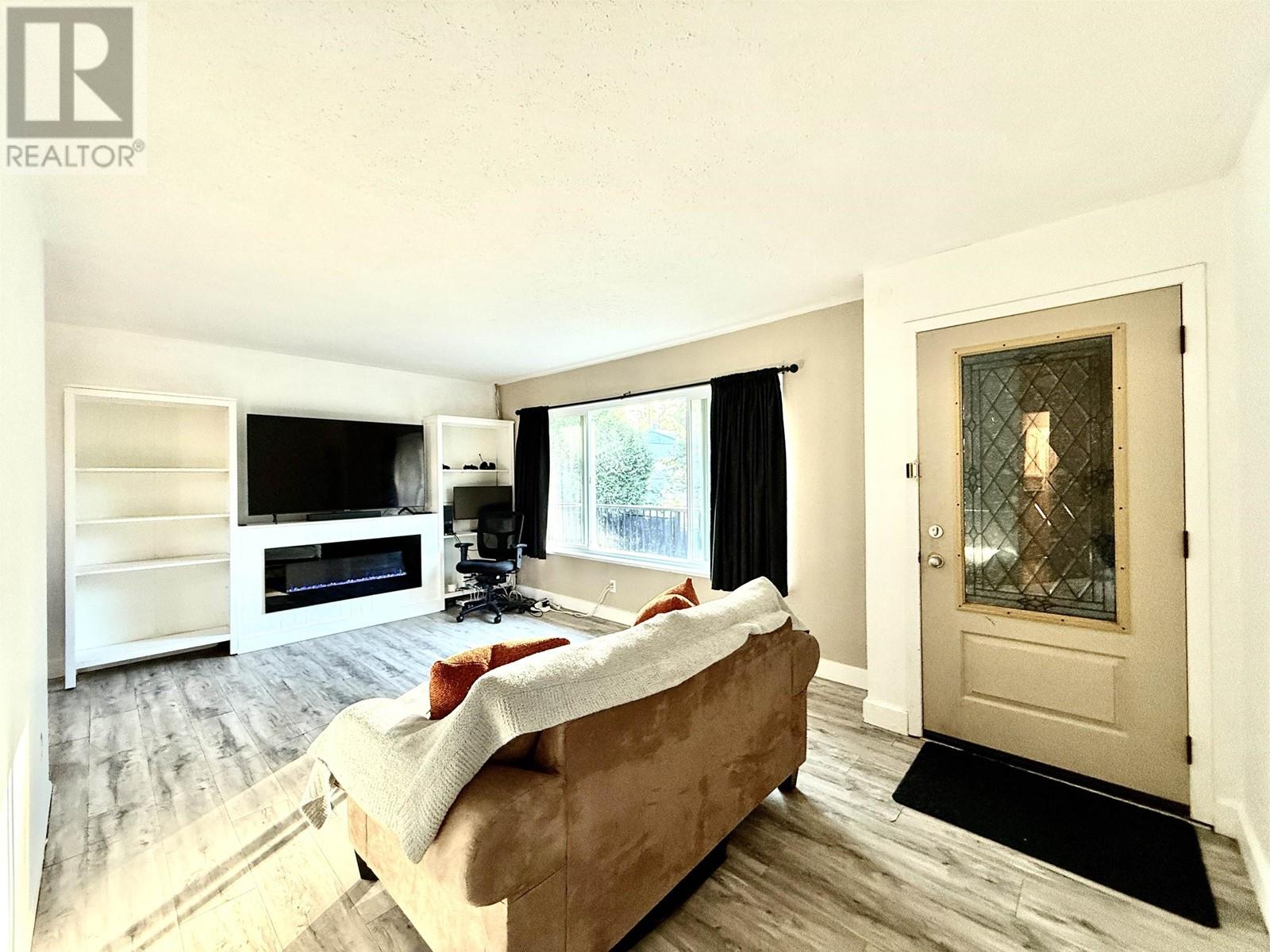 27171 Ferguson Avenue, Maple Ridge, British Columbia  V2W 1R9 - Photo 8 - R2966405