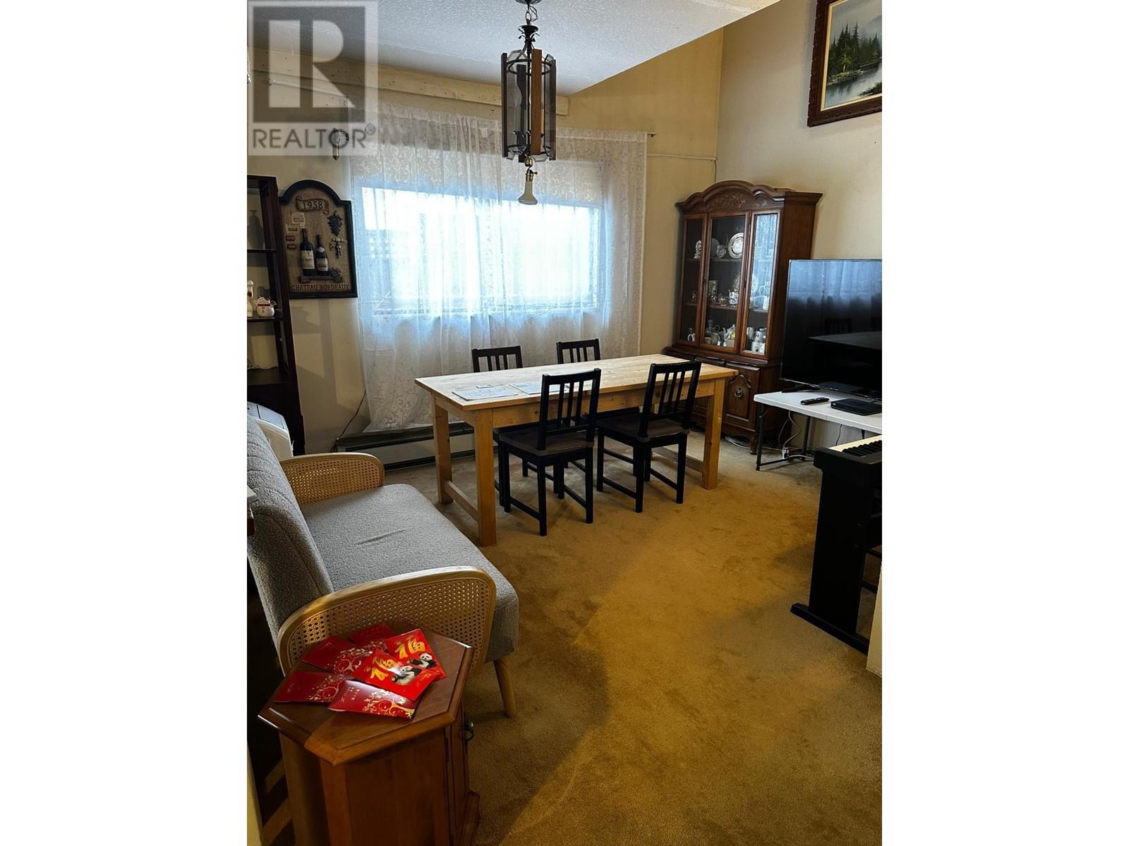 Listing Picture 7 of 7 : 2534 E 21ST AVENUE, Vancouver / 溫哥華 - 魯藝地產 Yvonne Lu Group - MLS Medallion Club Member