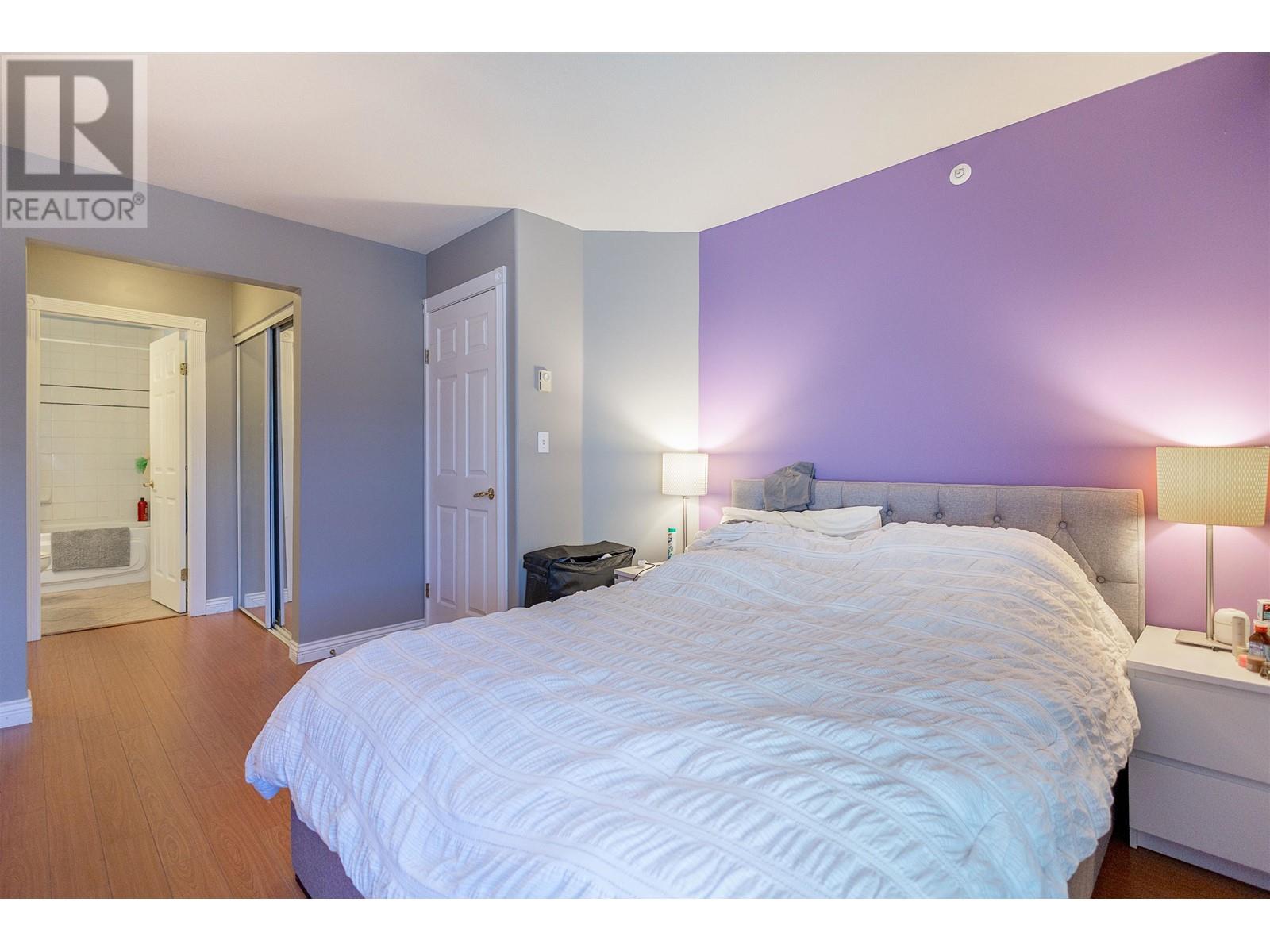 Listing Picture 7 of 14 : PH8 2405 KAMLOOPS STREET, Vancouver / 溫哥華 - 魯藝地產 Yvonne Lu Group - MLS Medallion Club Member