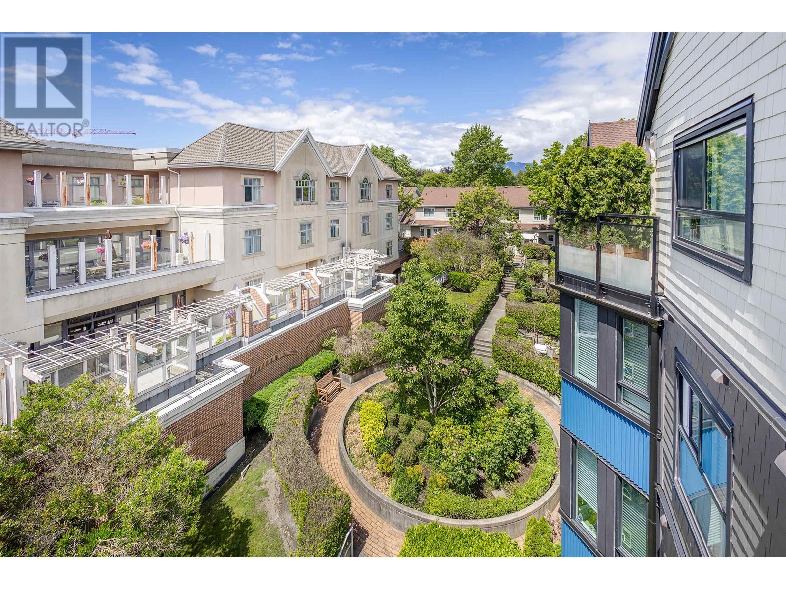 Listing Picture 12 of 14 : PH8 2405 KAMLOOPS STREET, Vancouver / 溫哥華 - 魯藝地產 Yvonne Lu Group - MLS Medallion Club Member