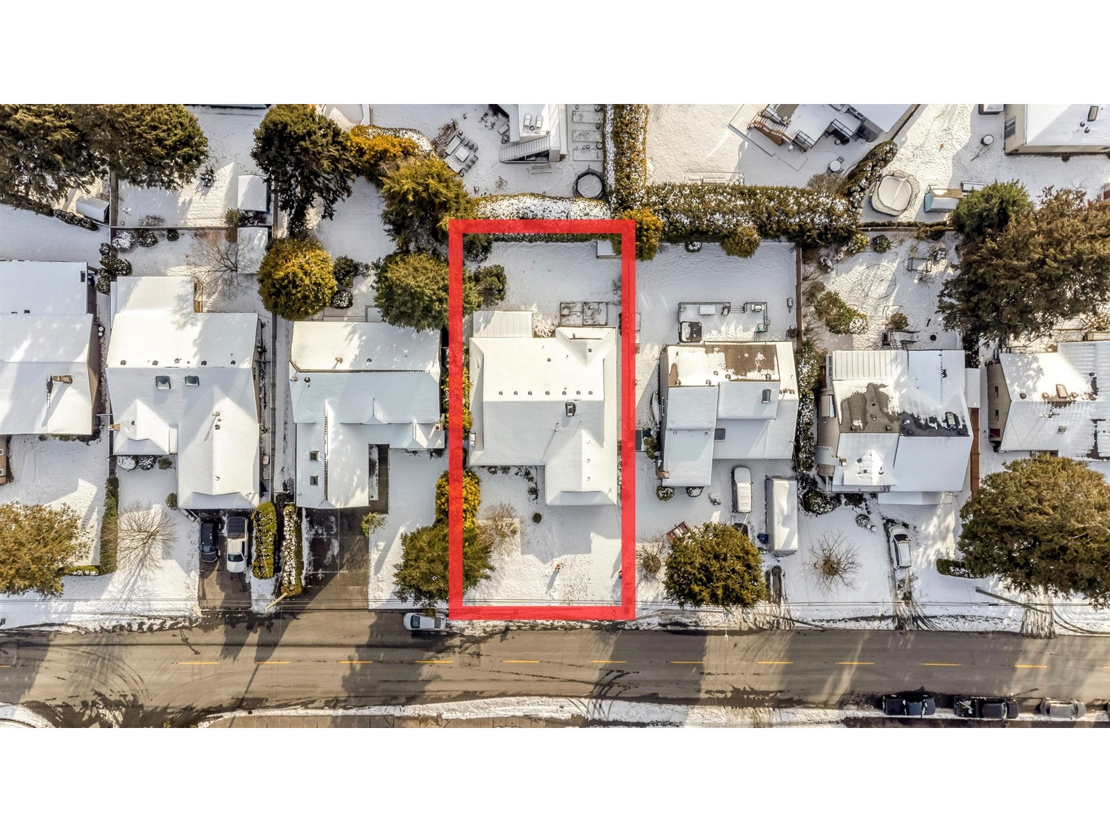 Property at 16112 10 AVENUE image 2