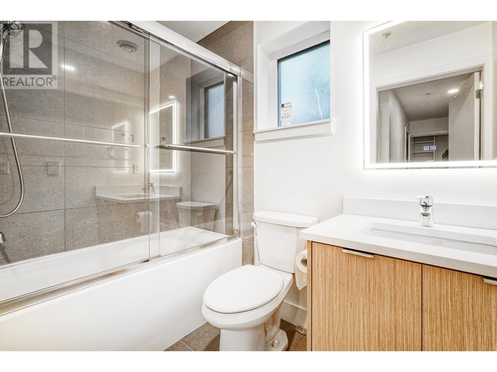 Listing Picture 20 of 35 : 203 2666 DUKE STREET, Vancouver / 溫哥華 - 魯藝地產 Yvonne Lu Group - MLS Medallion Club Member