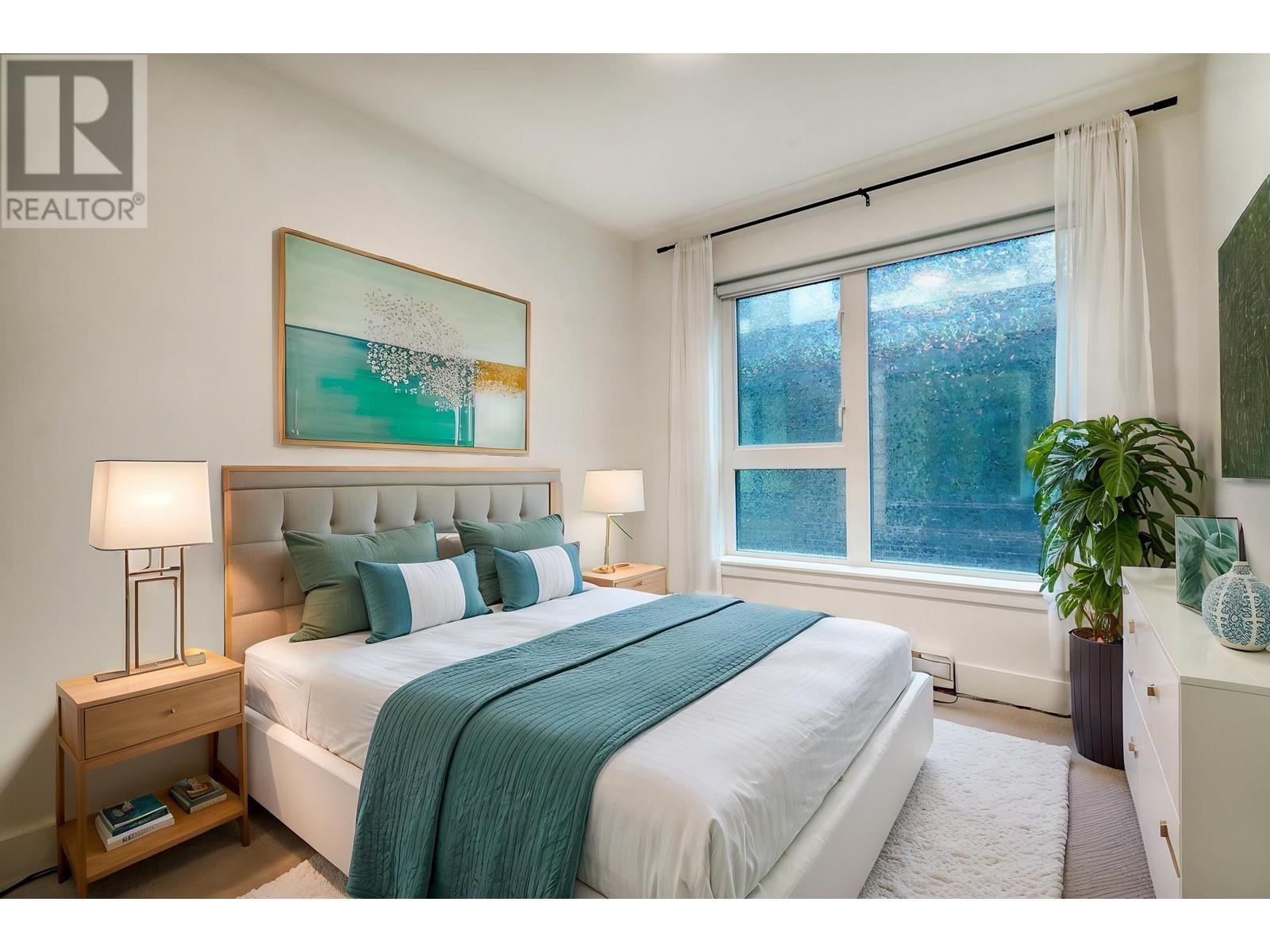 Listing Picture 23 of 35 : 203 2666 DUKE STREET, Vancouver / 溫哥華 - 魯藝地產 Yvonne Lu Group - MLS Medallion Club Member