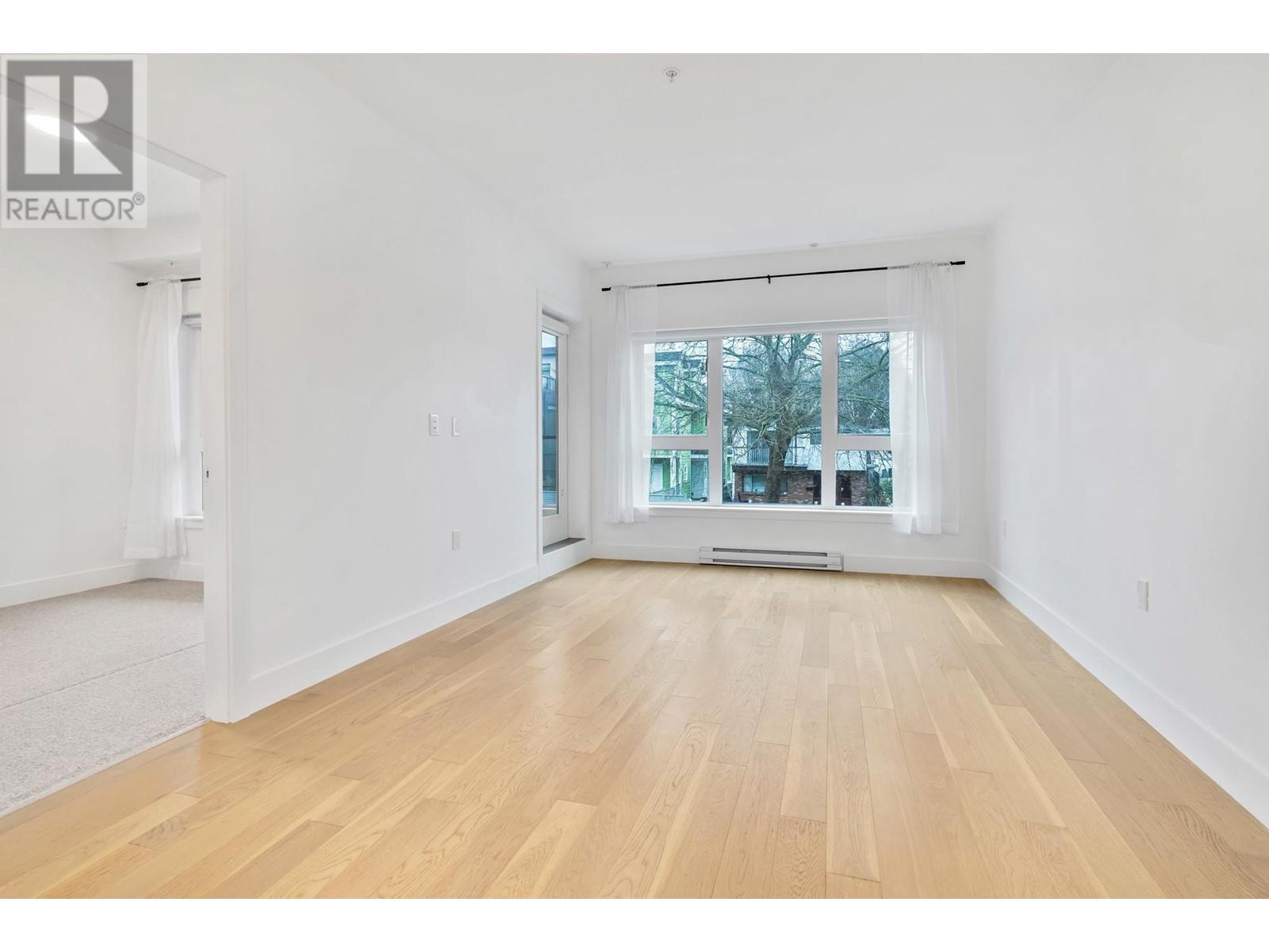 Listing Picture 10 of 35 : 203 2666 DUKE STREET, Vancouver / 溫哥華 - 魯藝地產 Yvonne Lu Group - MLS Medallion Club Member