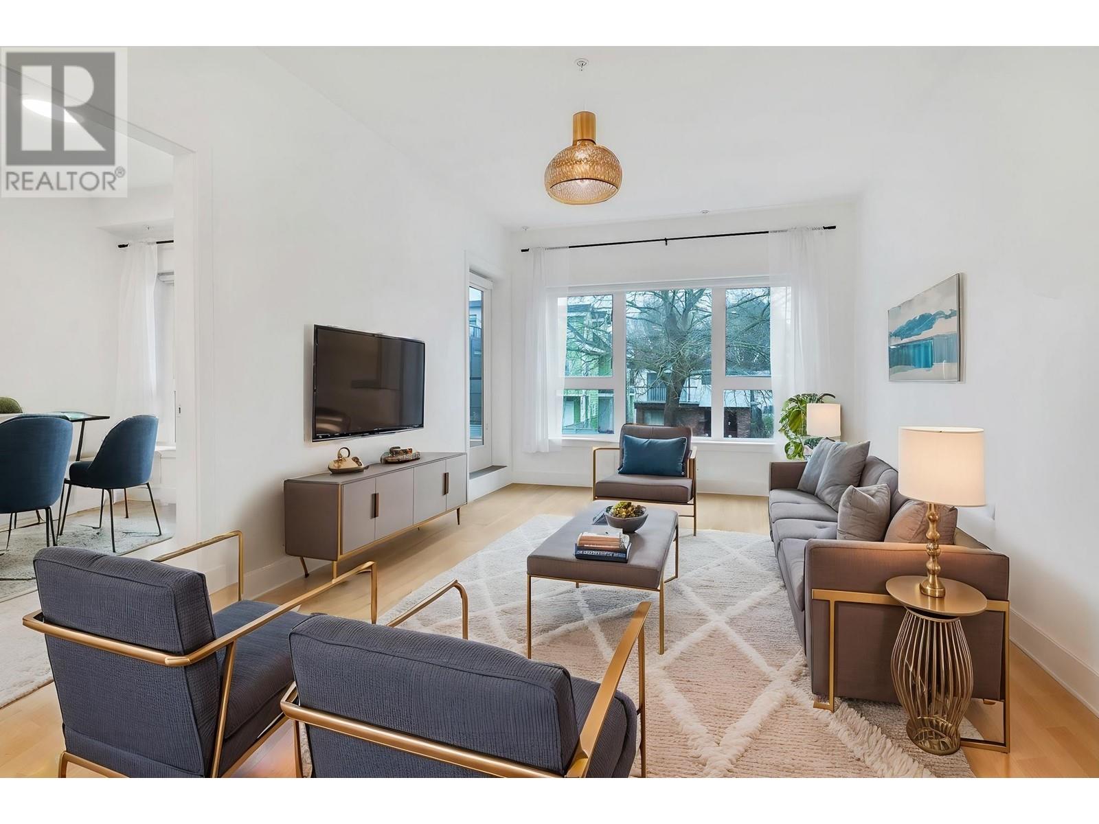 Listing Picture 9 of 35 : 203 2666 DUKE STREET, Vancouver / 溫哥華 - 魯藝地產 Yvonne Lu Group - MLS Medallion Club Member