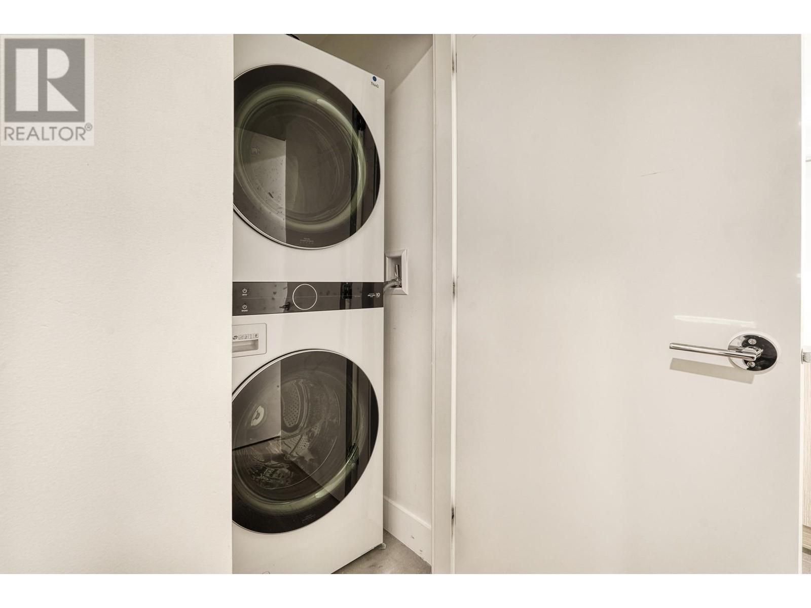 Listing Picture 30 of 35 : 203 2666 DUKE STREET, Vancouver / 溫哥華 - 魯藝地產 Yvonne Lu Group - MLS Medallion Club Member