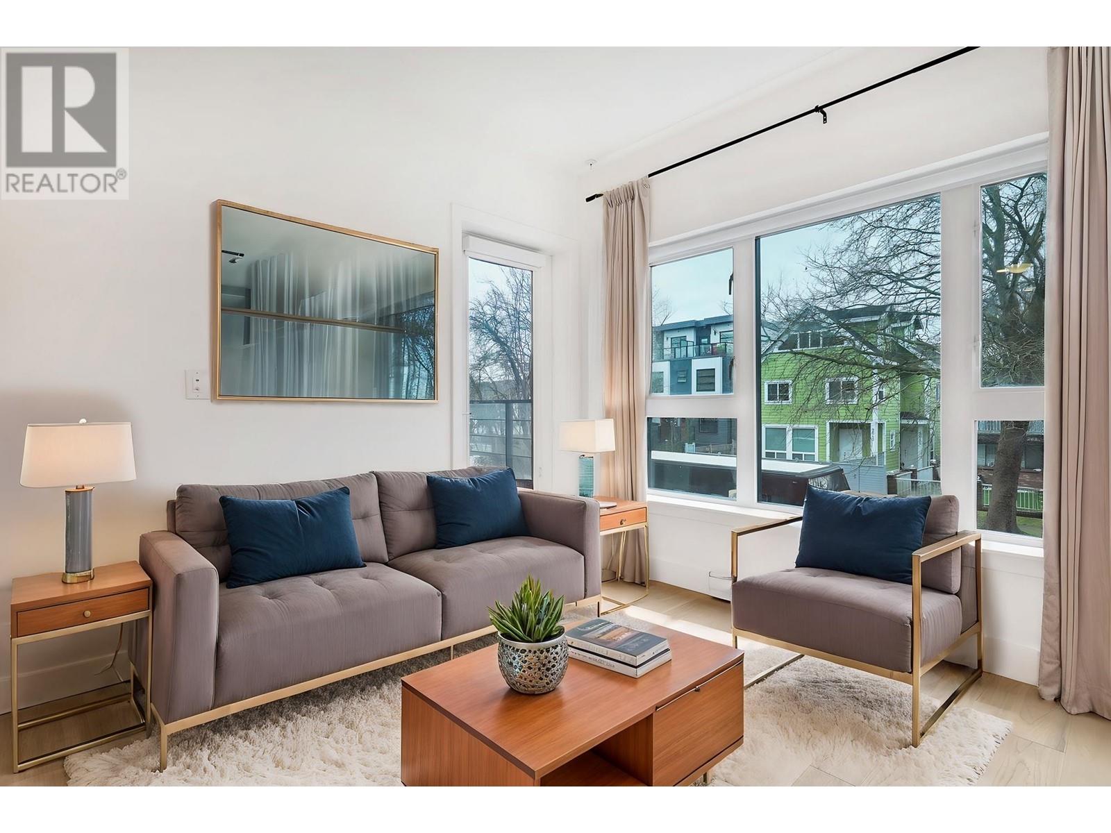 Listing Picture 5 of 35 : 203 2666 DUKE STREET, Vancouver / 溫哥華 - 魯藝地產 Yvonne Lu Group - MLS Medallion Club Member