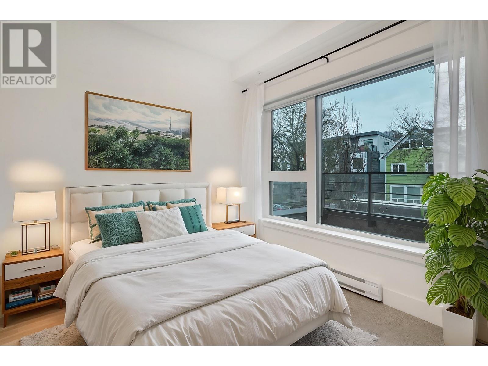 Listing Picture 16 of 35 : 203 2666 DUKE STREET, Vancouver / 溫哥華 - 魯藝地產 Yvonne Lu Group - MLS Medallion Club Member