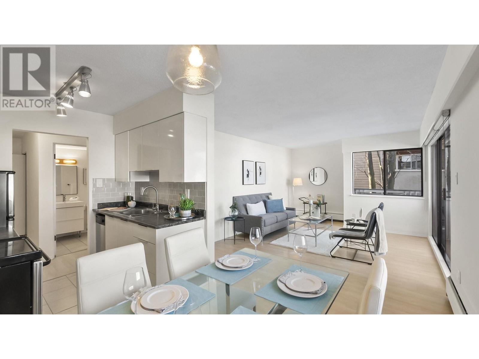 307 1950 W 8TH AVENUE, Vancouver