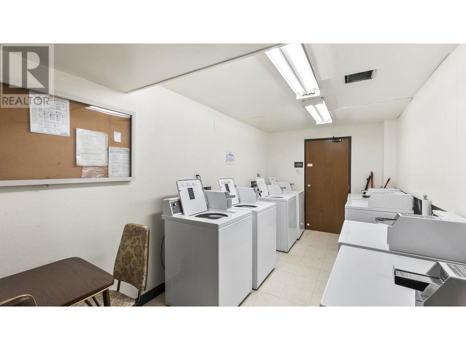 Listing Picture 15 of 16 : 307 1950 W 8TH AVENUE, Vancouver / 溫哥華 - 魯藝地產 Yvonne Lu Group - MLS Medallion Club Member