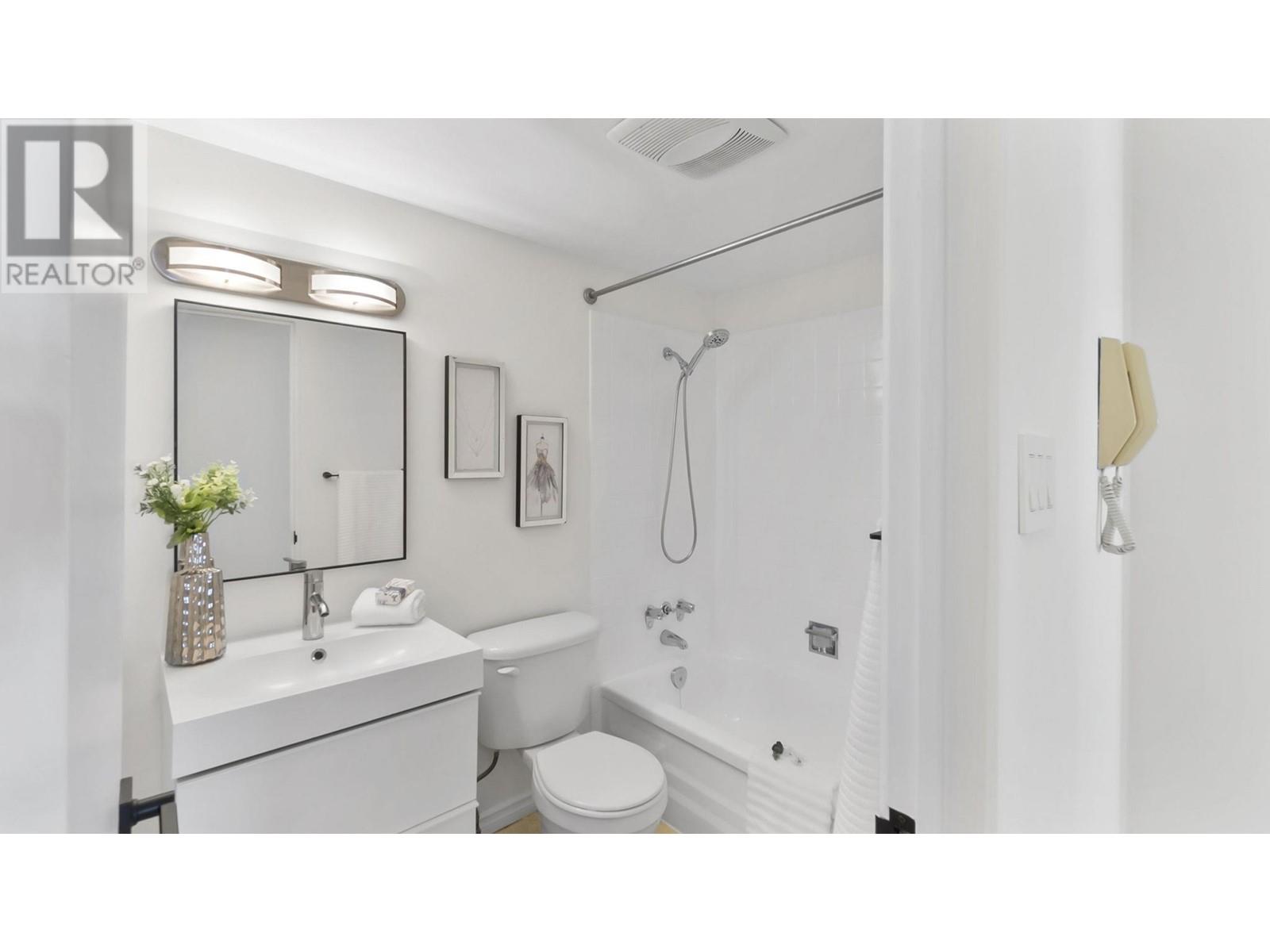 Listing Picture 9 of 16 : 307 1950 W 8TH AVENUE, Vancouver / 溫哥華 - 魯藝地產 Yvonne Lu Group - MLS Medallion Club Member