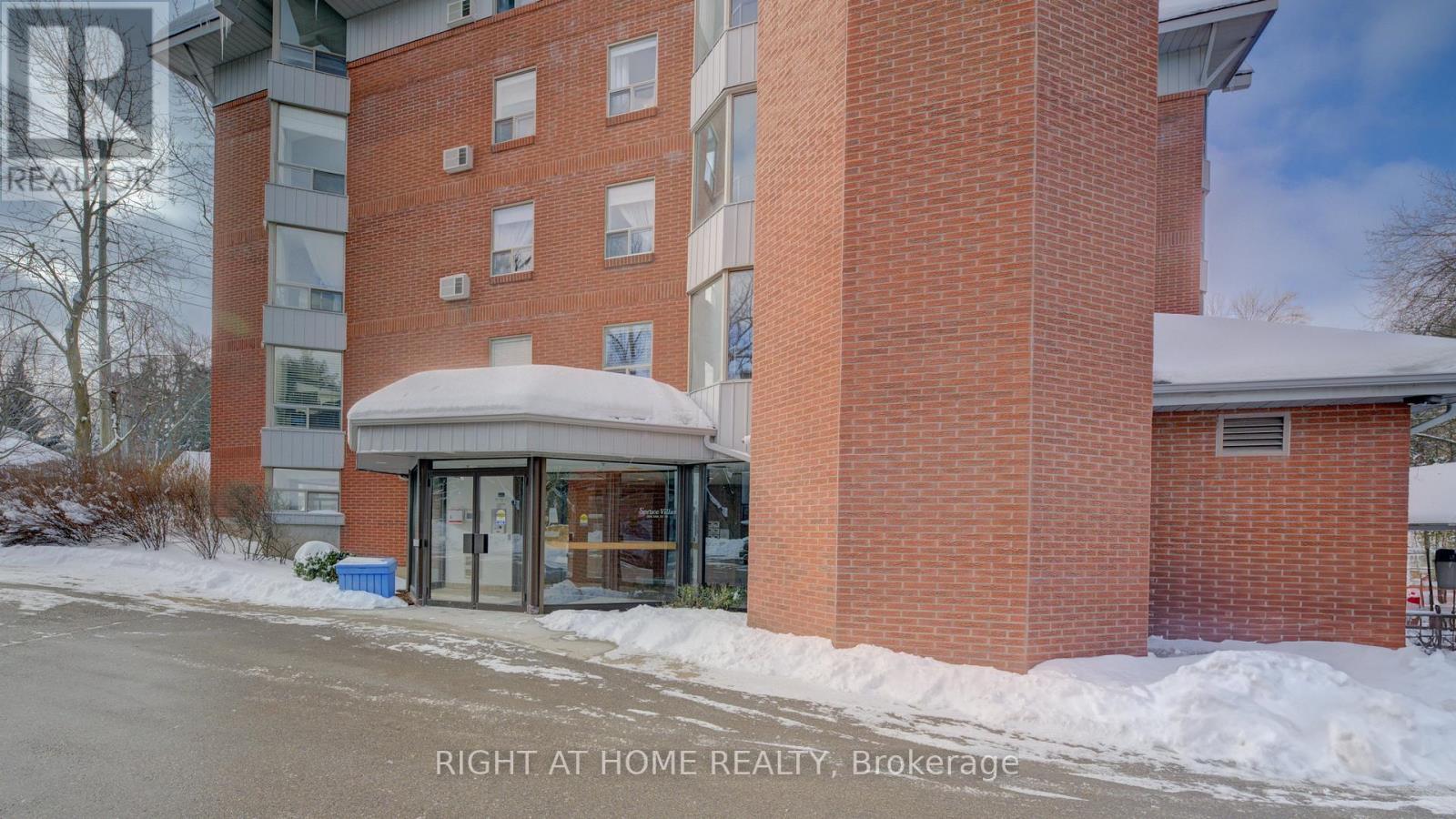 405 - 384 Erb Street W, Waterloo, Ontario  N2L 1W6 - Photo 2 - X11970604