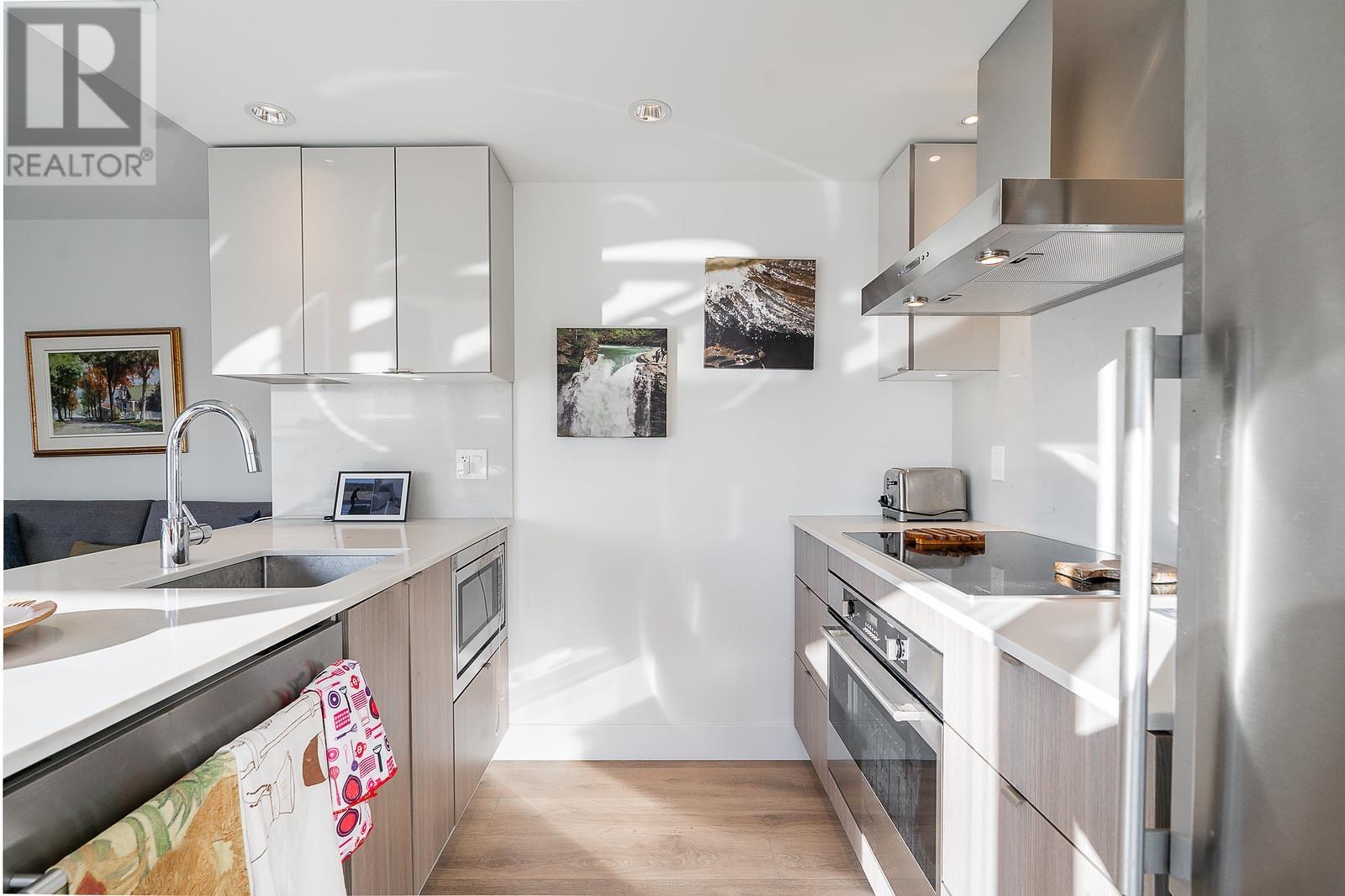 Listing Picture 10 of 23 : 905 1788 COLUMBIA STREET, Vancouver / 溫哥華 - 魯藝地產 Yvonne Lu Group - MLS Medallion Club Member